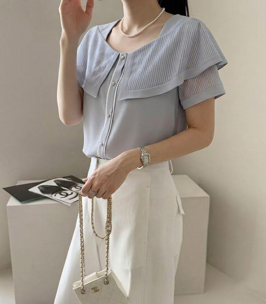 荷葉邊大方領上衣 