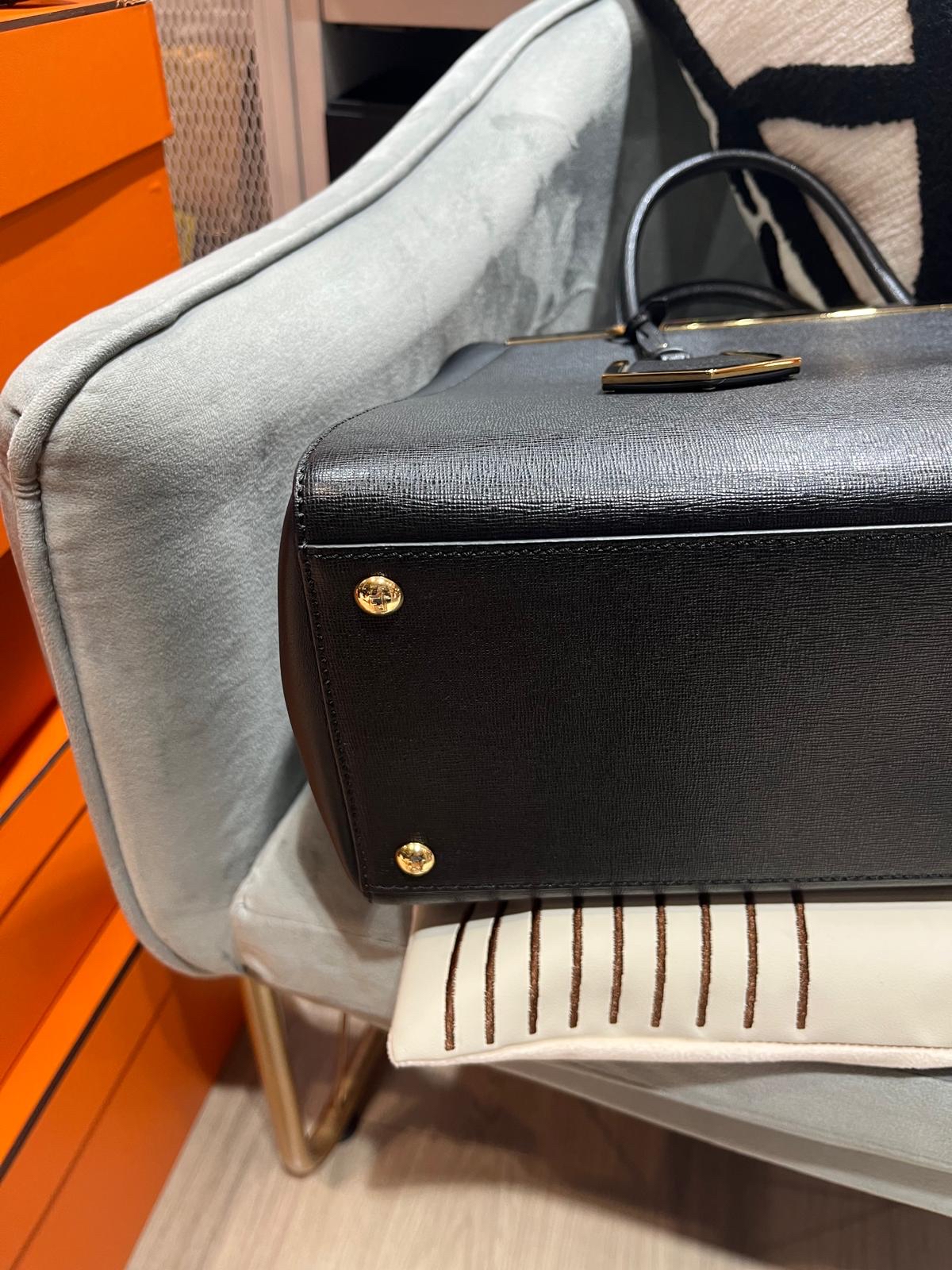 Fendi jours 2way bag 黑色牛皮金扣100%Authentic, 98%new ✅dust bag✅strap 