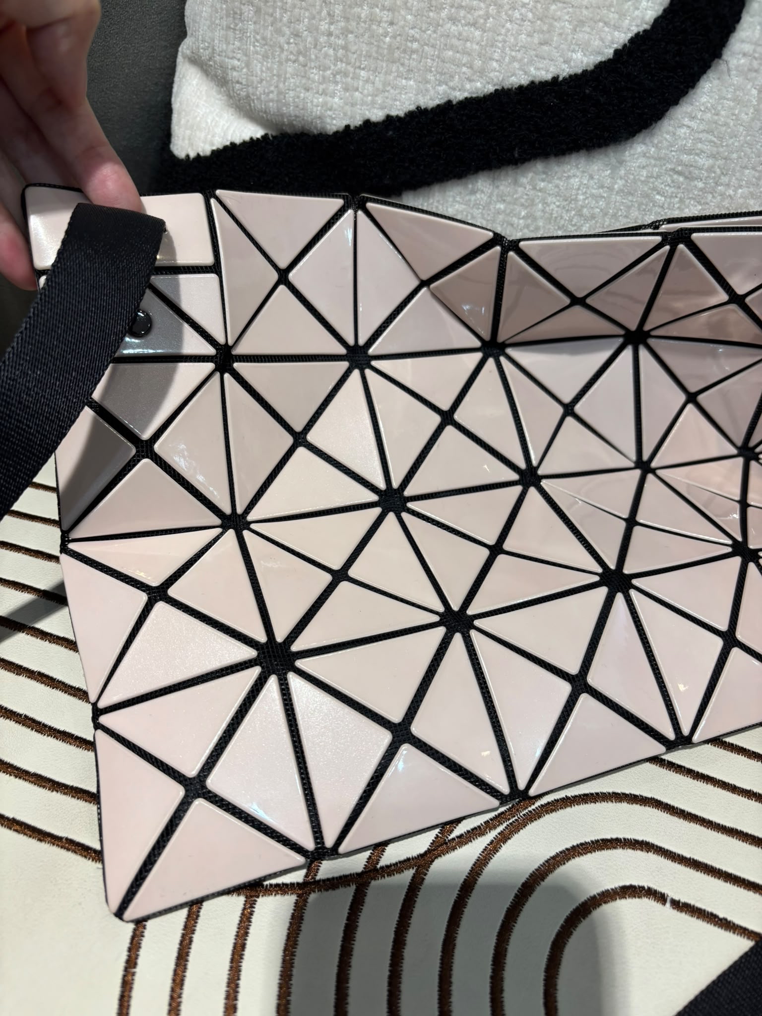 Issey Miyake bao bao crossbody bag 100%Authentic, 98%New ✅Dust bag