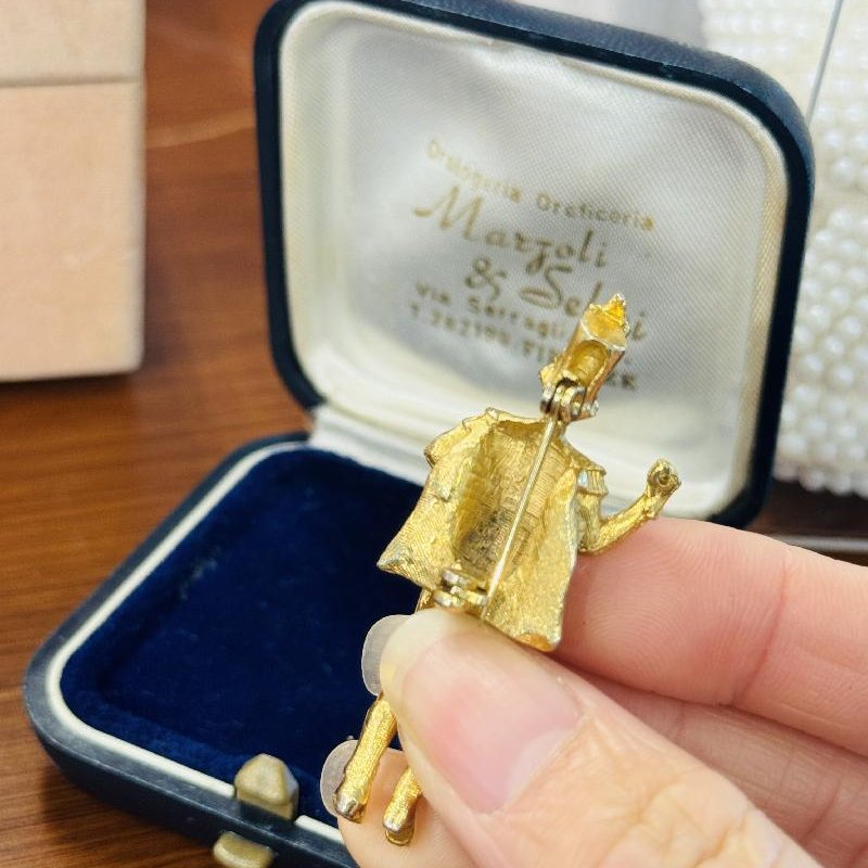 Vintage Golden Nutcracker/ Soldier Brooch (MT2560)