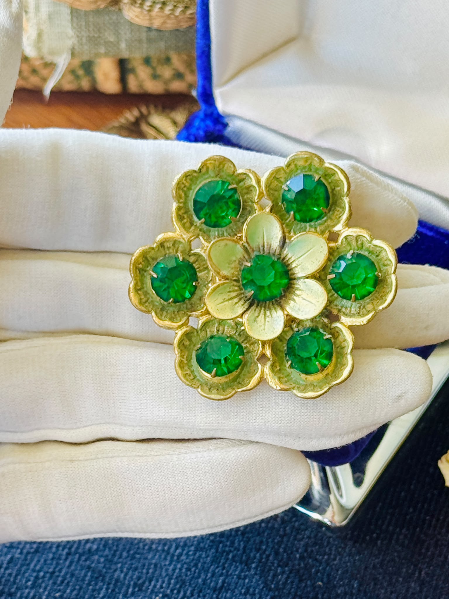 Vintage C.a. 1950s Czechoslovakian Hand-painted Green Floral Brooch (NZ125)