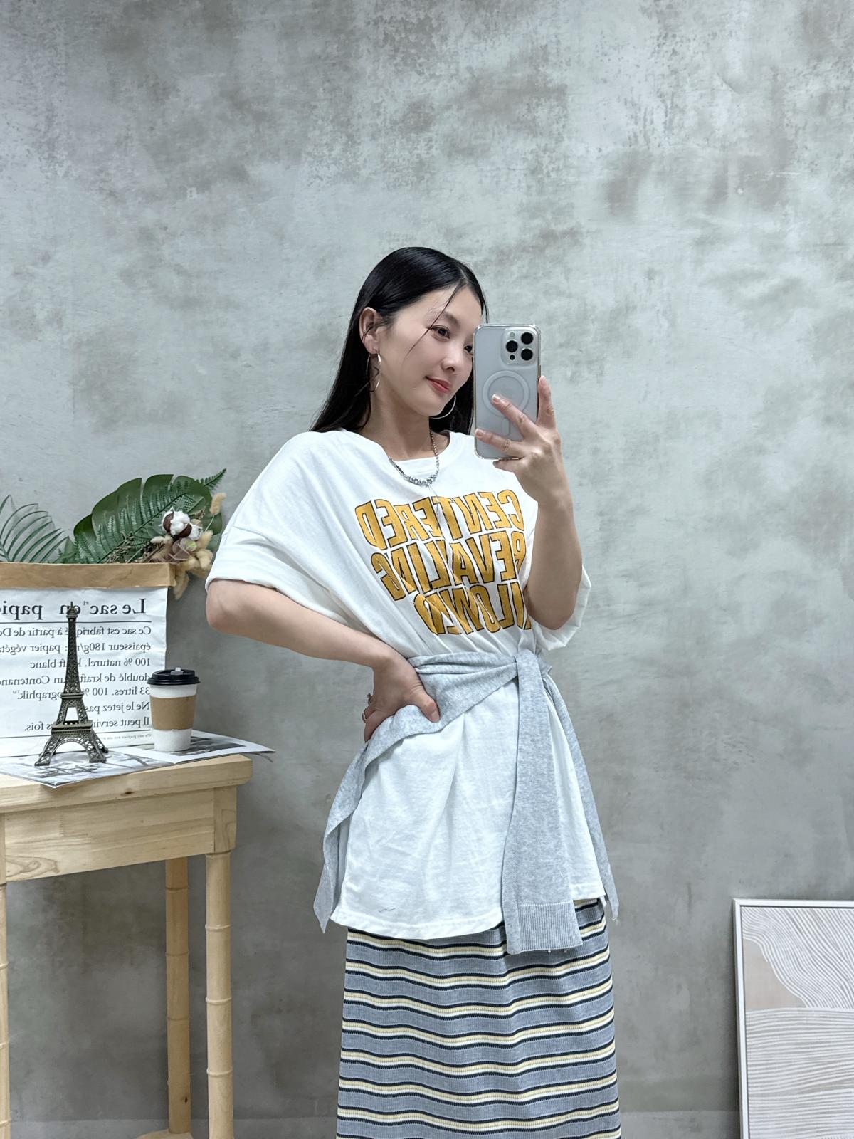 G04 擦色英文字Tee