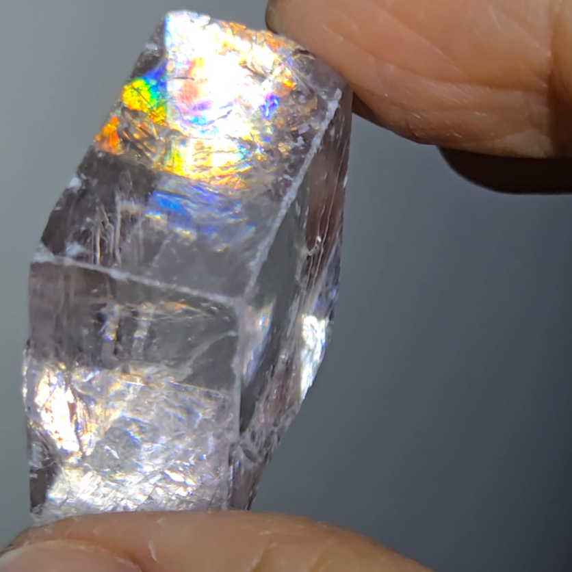 Purple calcite cube from China with rainbows - PC13