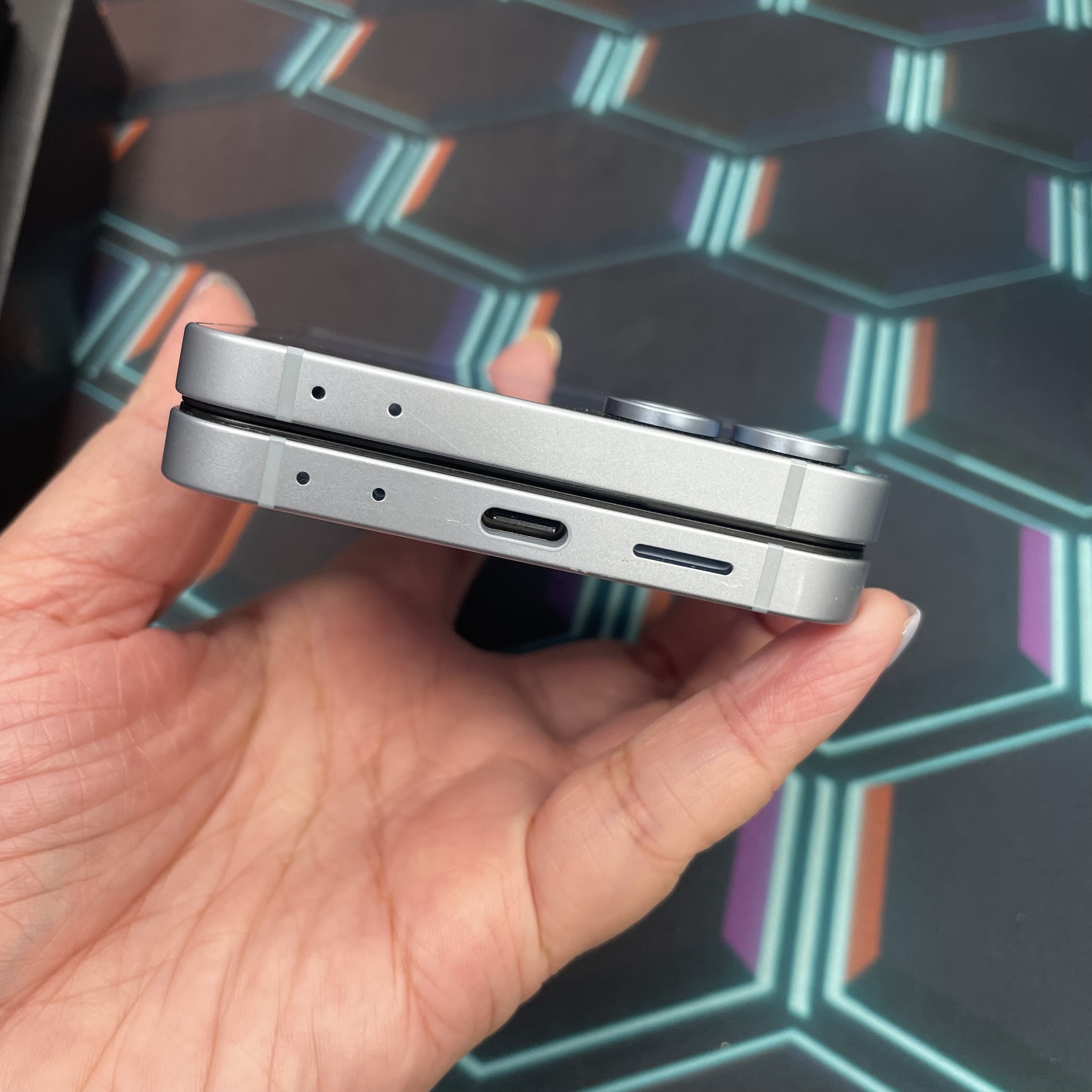 *6796B Galaxy Z Flip 6 勁靚機 12+256GB 藍色 blue 國際版