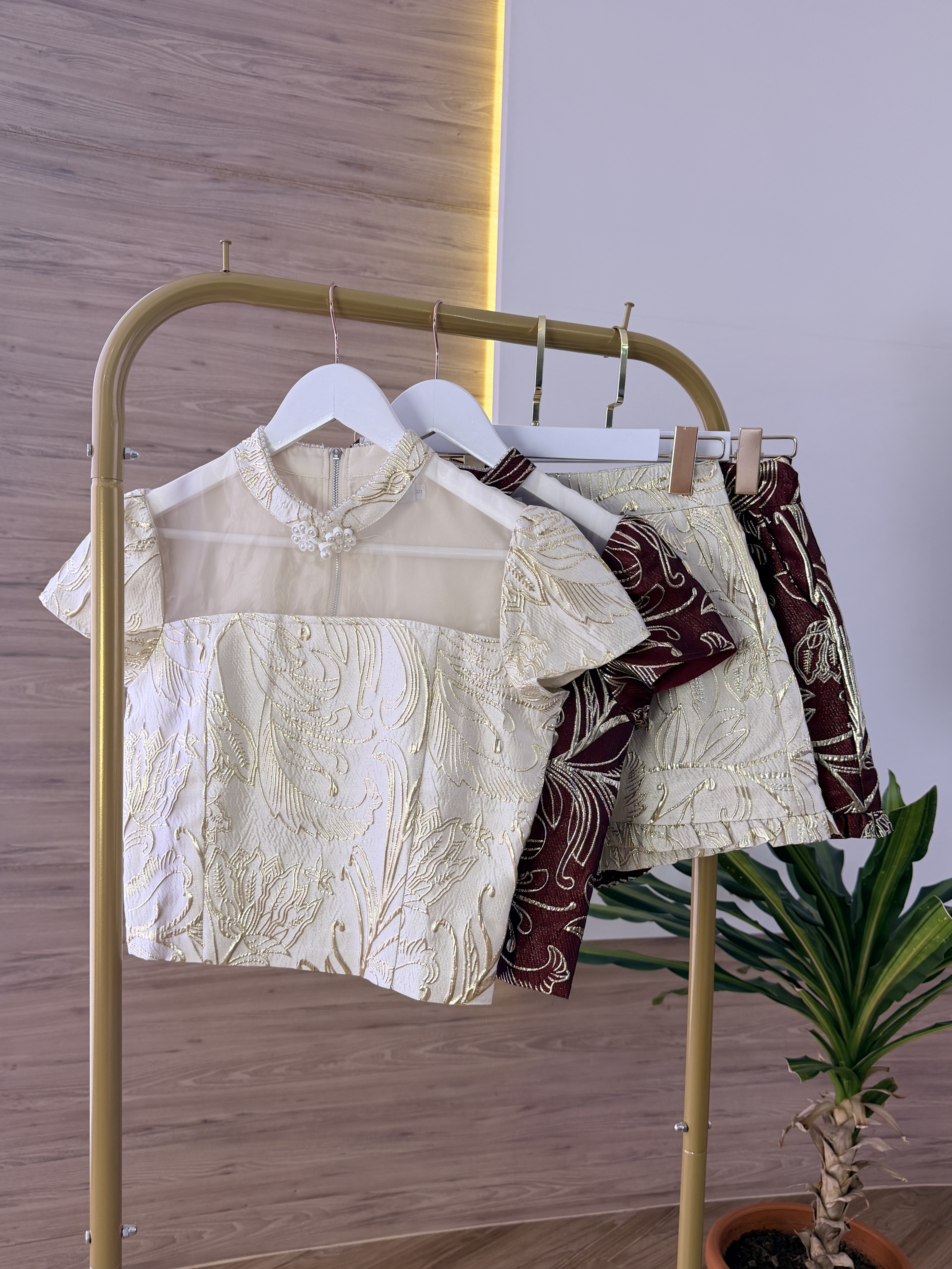Shion Royale Set Wear