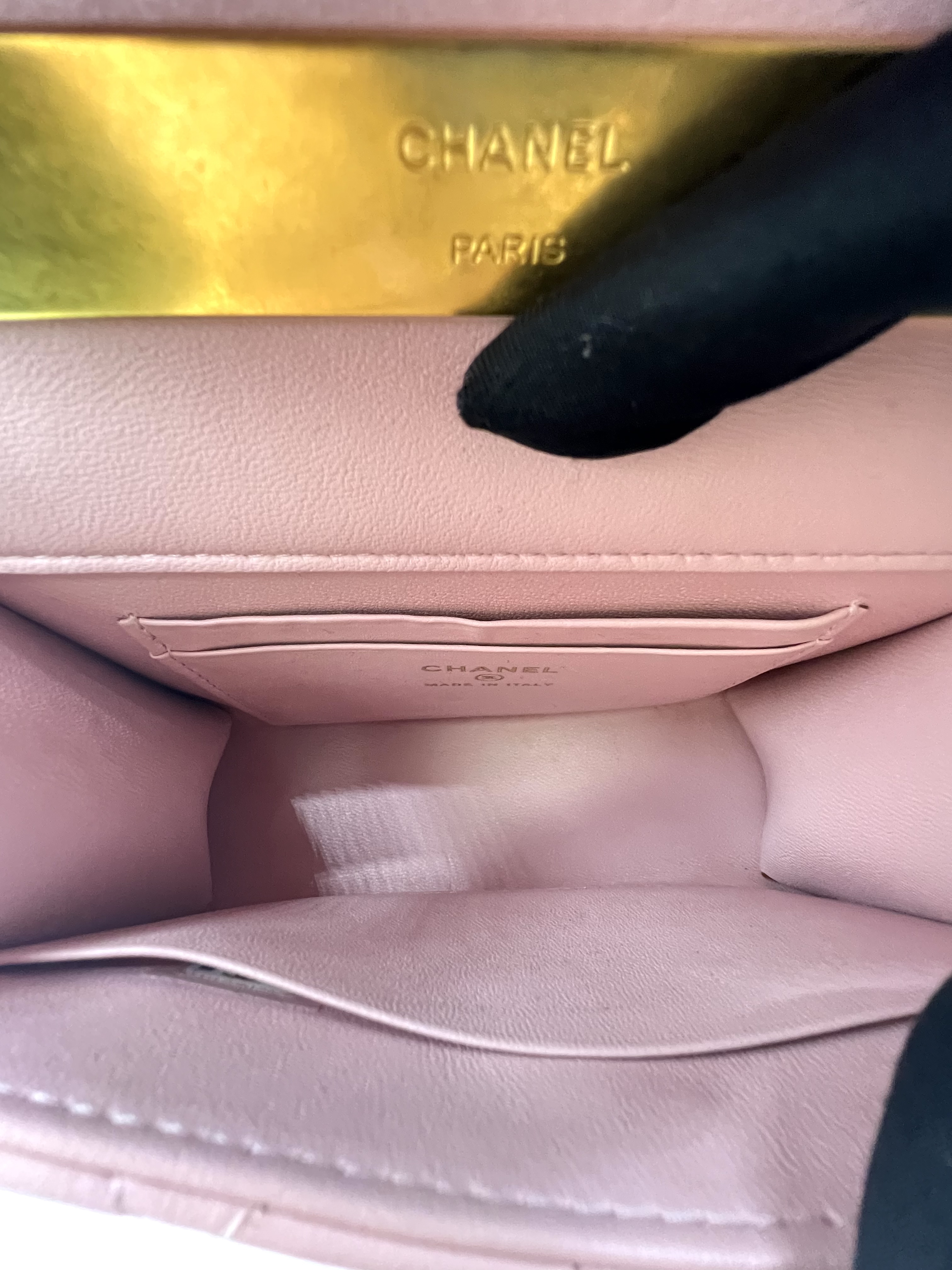 Pre-Owned Chanel Mini Handle Purse With Chain / Product Code: 26040704