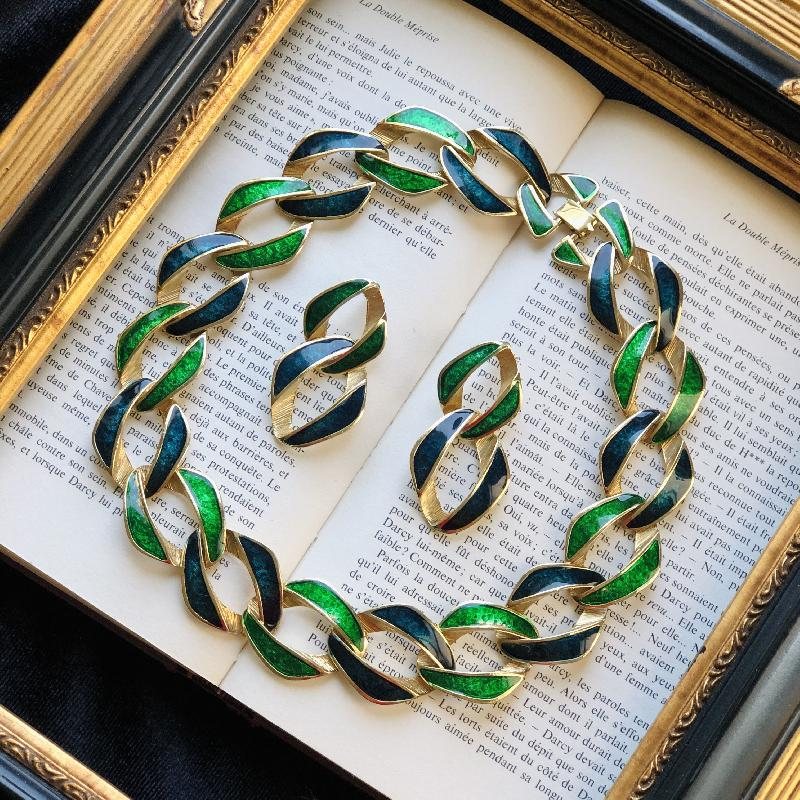C.a. 1980s Designer StyleTwo Tone Green Enamel Statement Necklace and Pierce Earrings Set(MT1851-3)