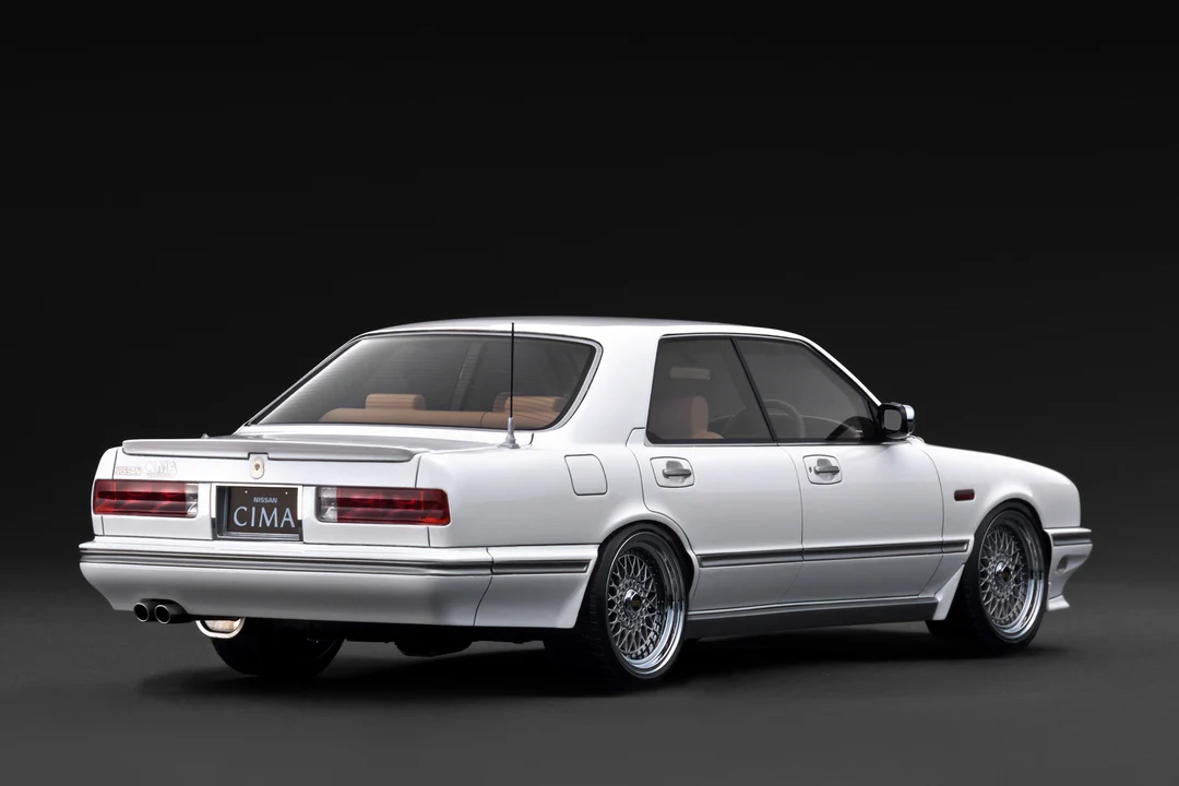 PRE-ORDER (Deposit) IG3899 NISSAN GLORIA CIMA (Y31) Pearl White