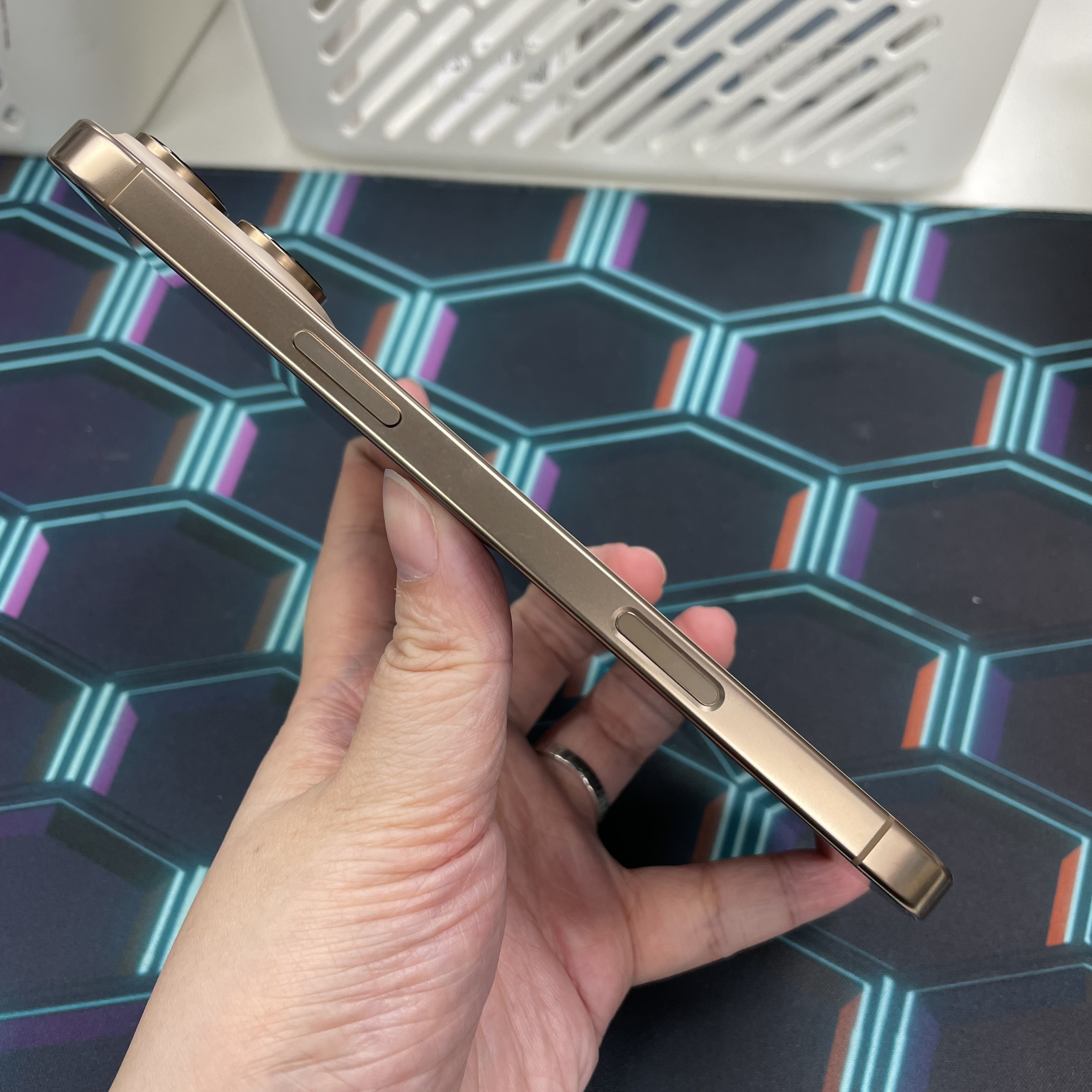 *6446 16 pro max 完美機 256GB 電95 沙色 gold