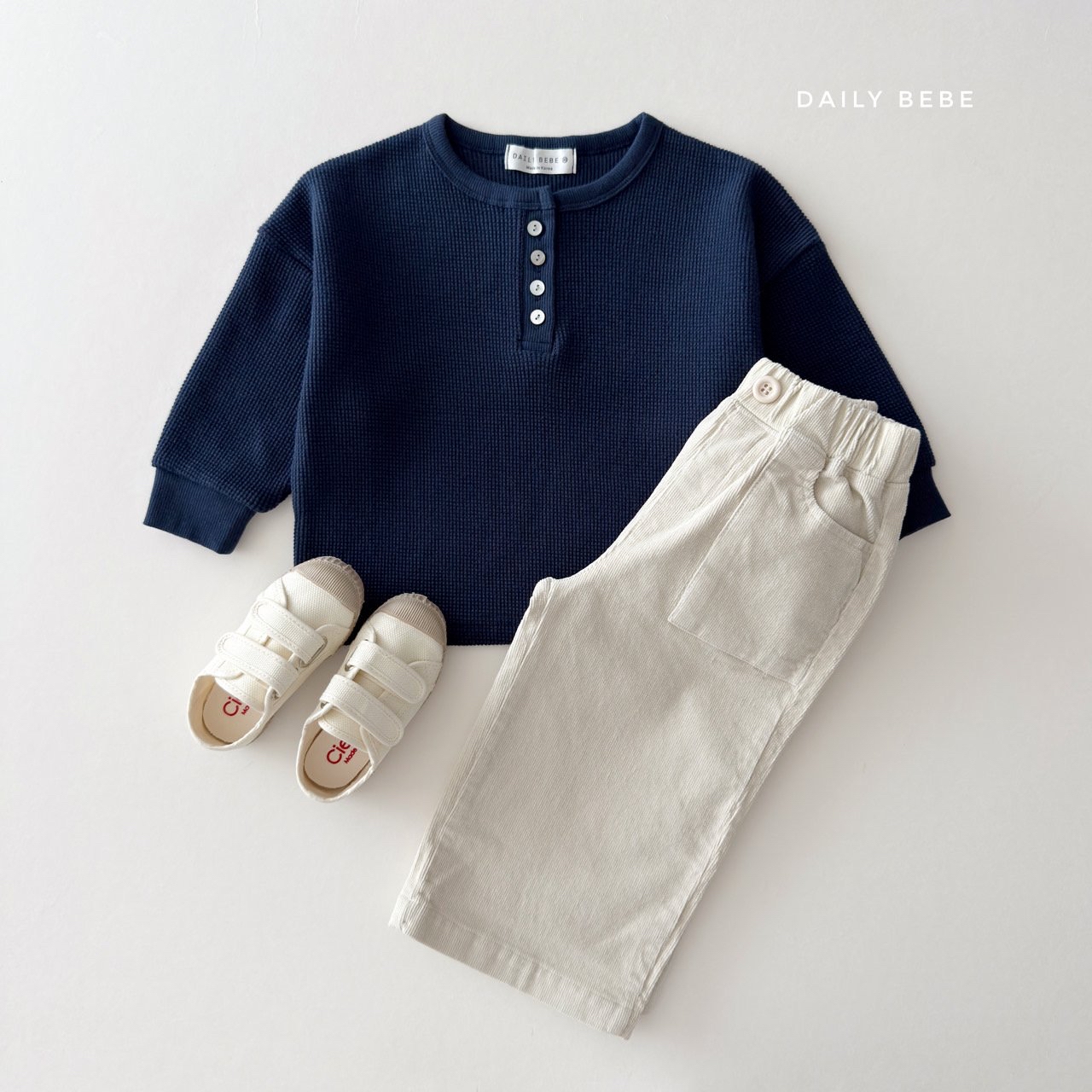 Dailybebe | Waffle Henley Neck Tee