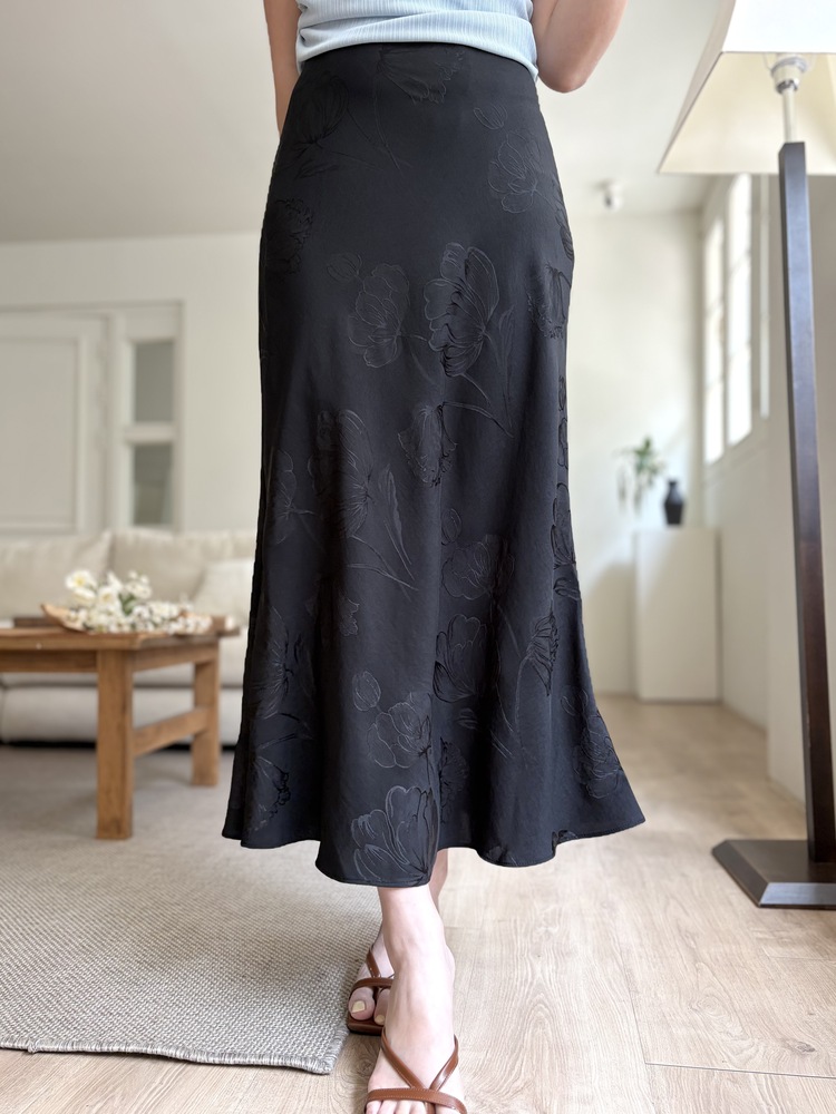 Floral Silky Skirt (Black)