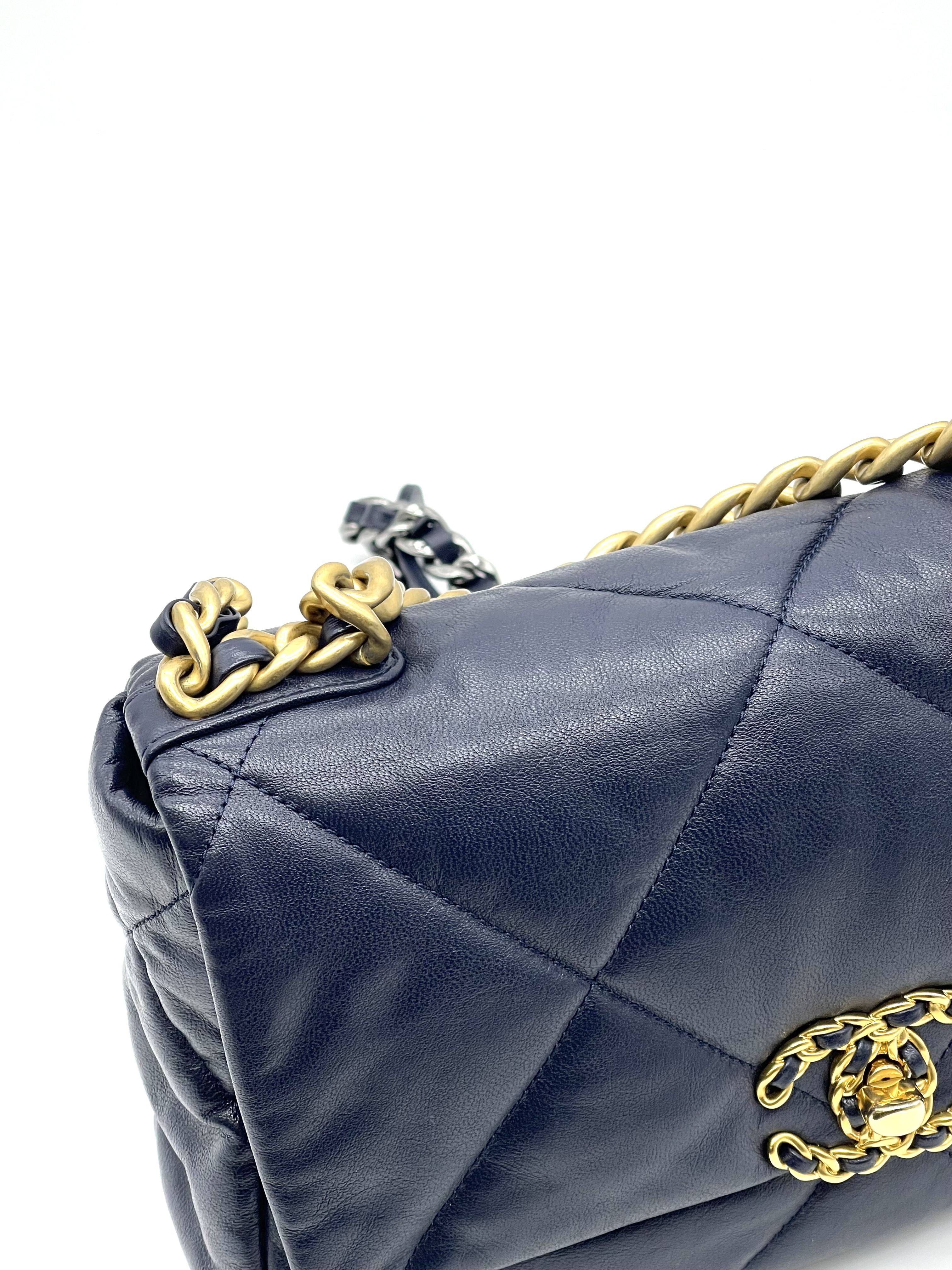 Pre-owned CHANEL 19 / Product Code: 26031904