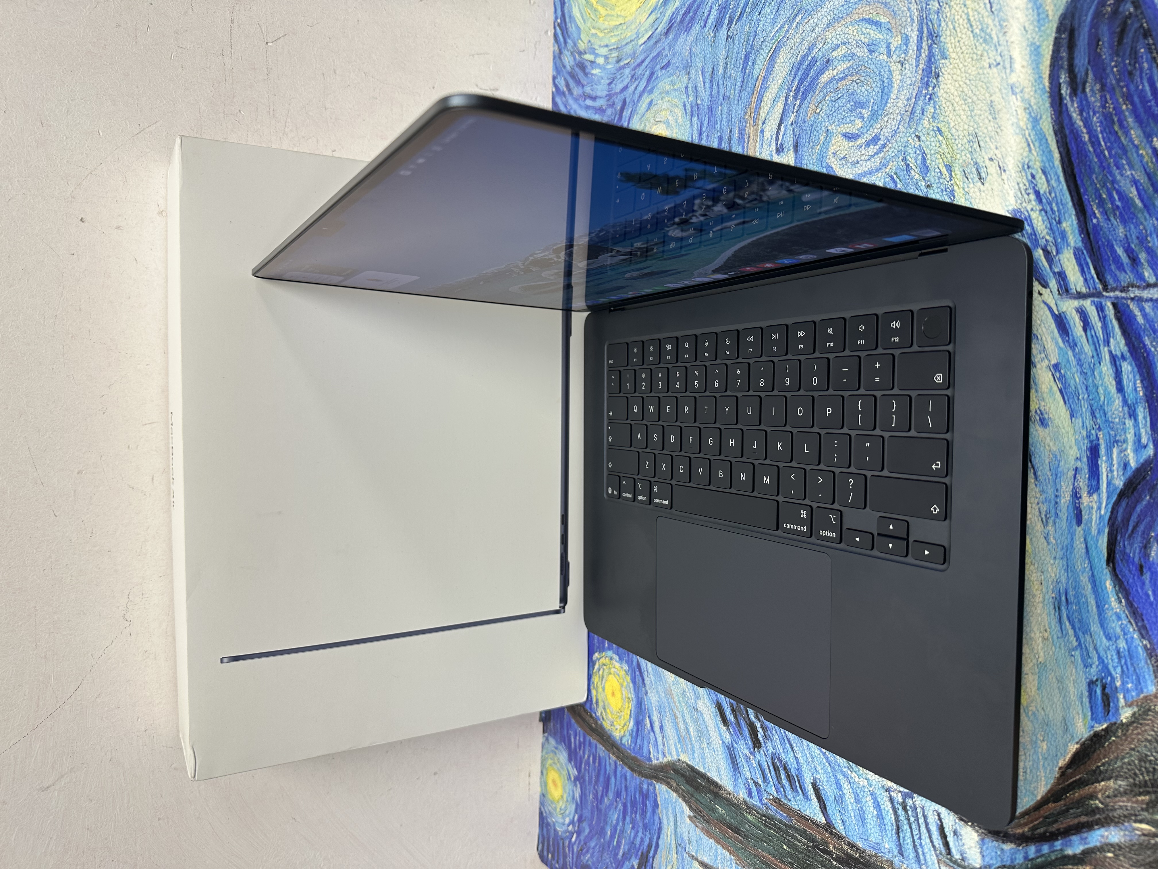 #6110 APPLE  MacBook Air M5 2026 M5 CPU/ 16GB Ram/512GB SSD/10核心GPU/Liquid Retina Mon/15吋/藍色/Gaming Laptop / Notebook / 超強續航能力/ 原廠保養/ 文書機 / 畫圖 / 剪片 / Movie / Netflix / 香港行貨✨