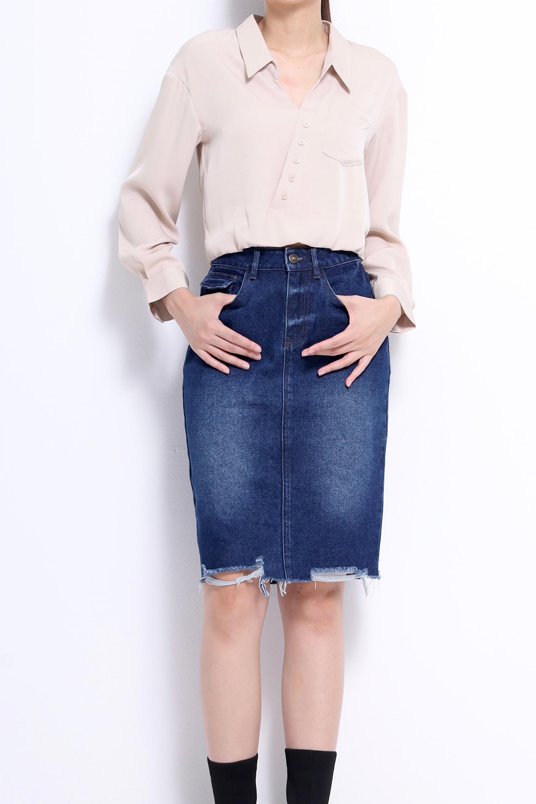 CB2724 ASYMETRIC BUTTON L/SLLV BLOUSE