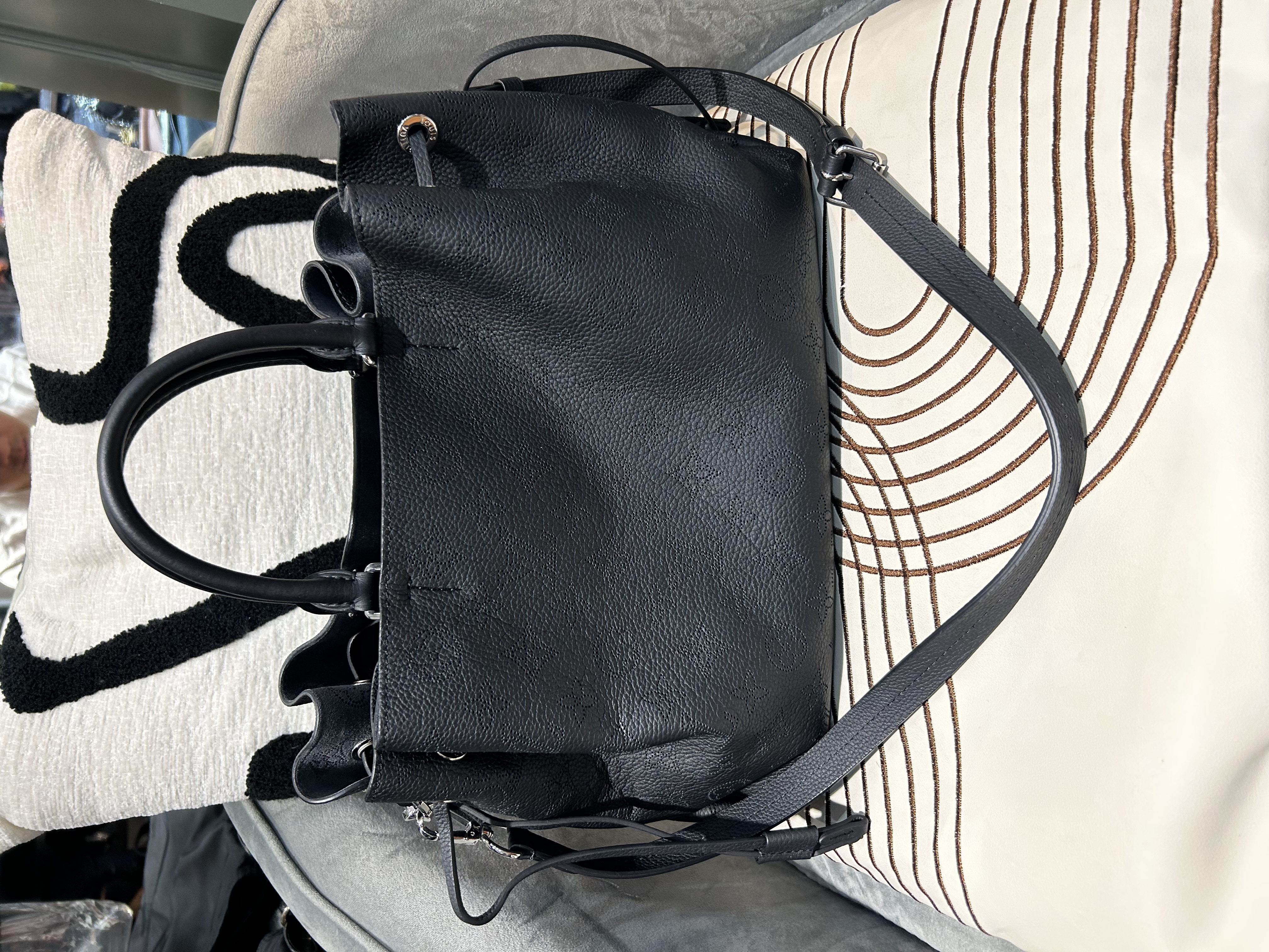 Louis Vuitton LV bella Tote bag Calfskin 2way bag Black 100%Authentic, 99%New ✅Dust bag
