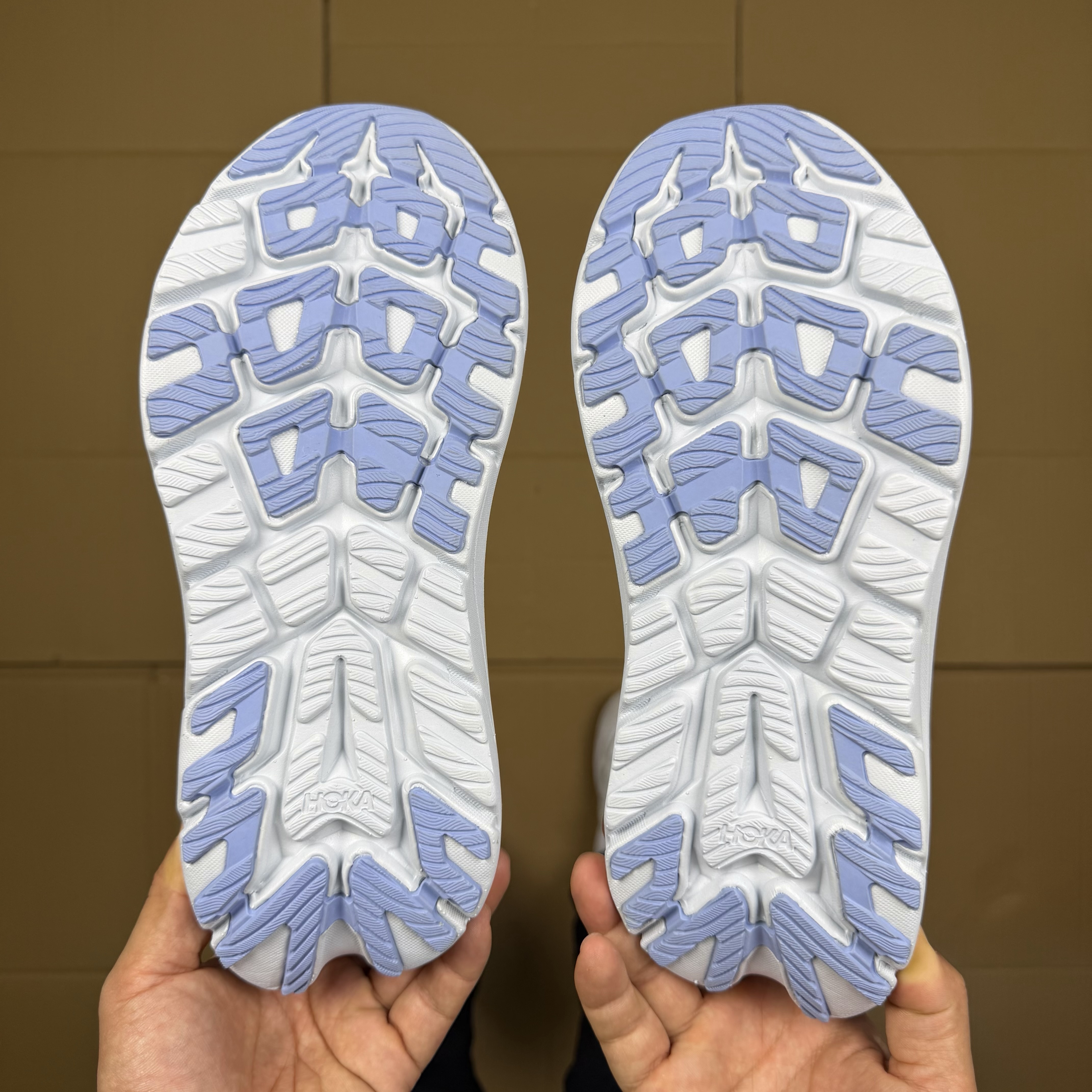 Hoka One One Kawaha 2