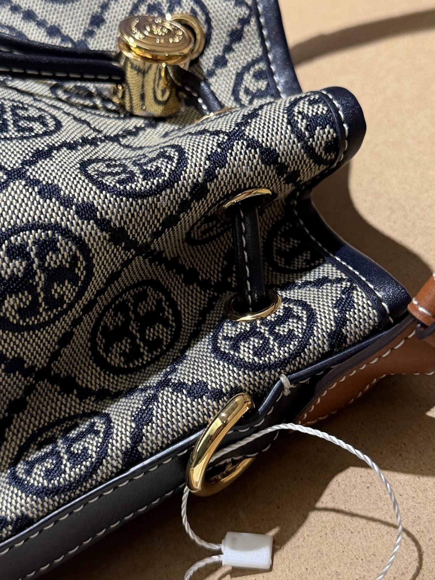 $388,👜 TB老花水桶包（中號）👜