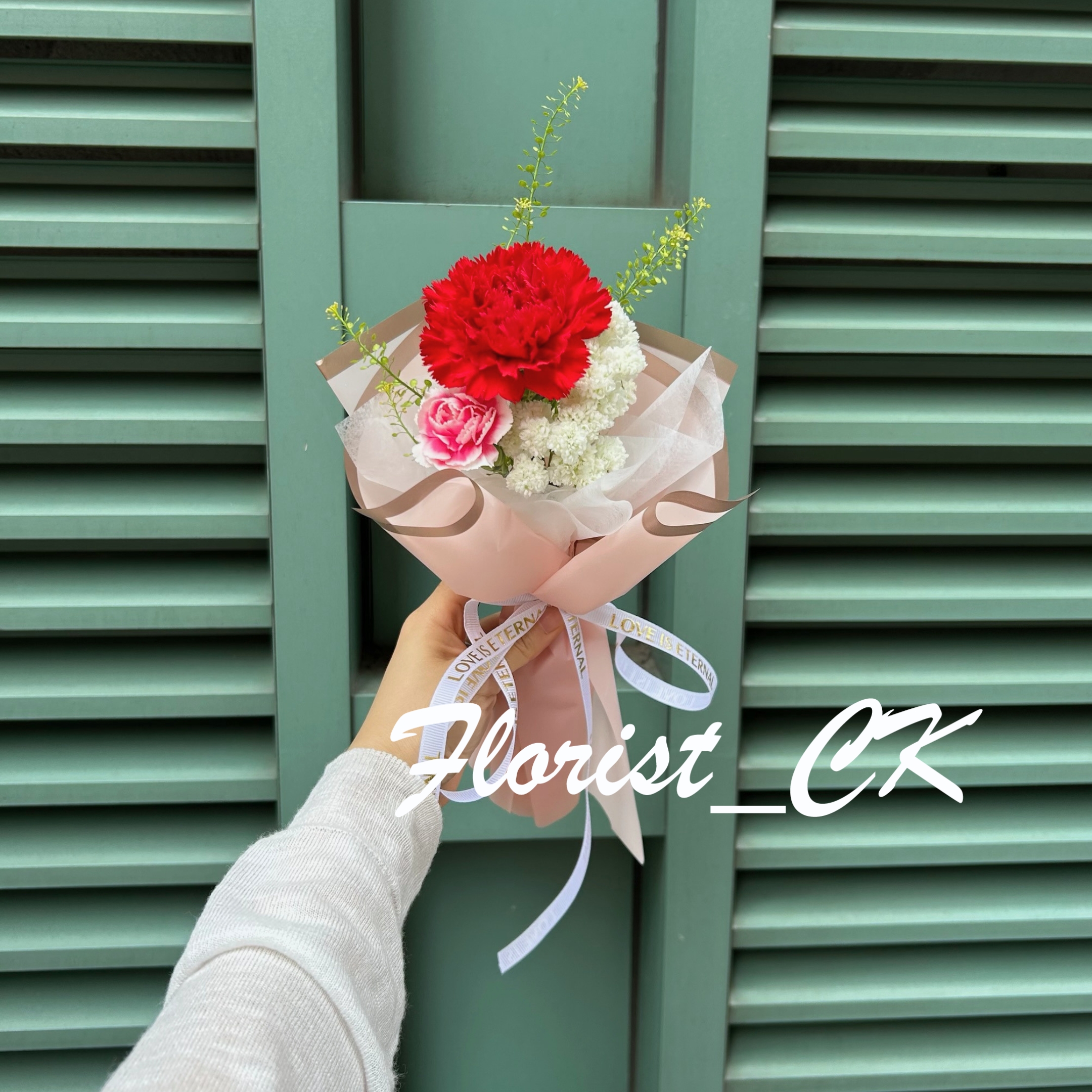 【2026 母親節推介】Luminary Petite｜迷你康乃馨玫瑰鮮花小花束  (預訂款，只限5月4日至10日限量供應)