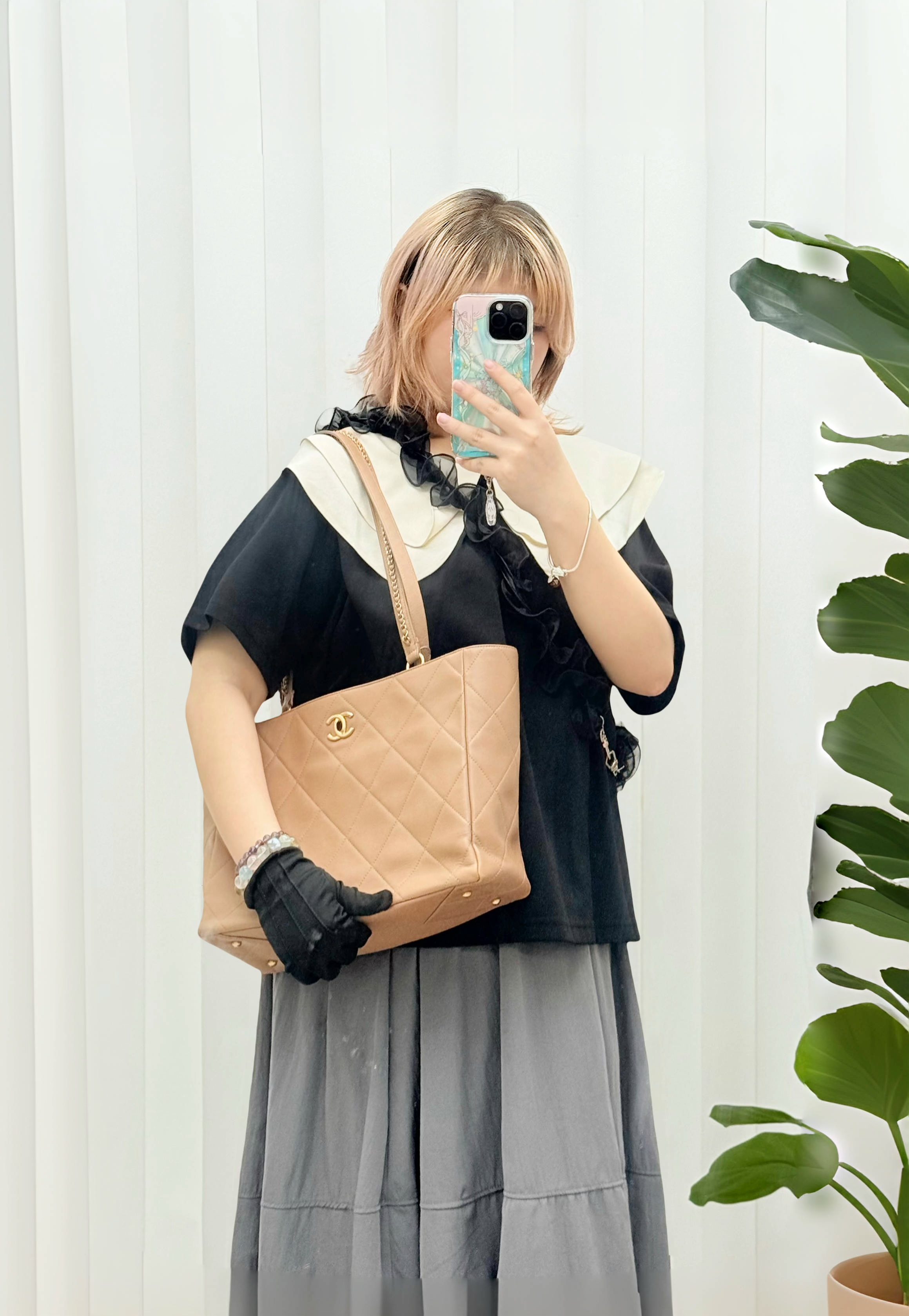 CHANEL 🤍PRE OWNED 22b 奶茶色小牛皮 Tote bag 晶片款🤎