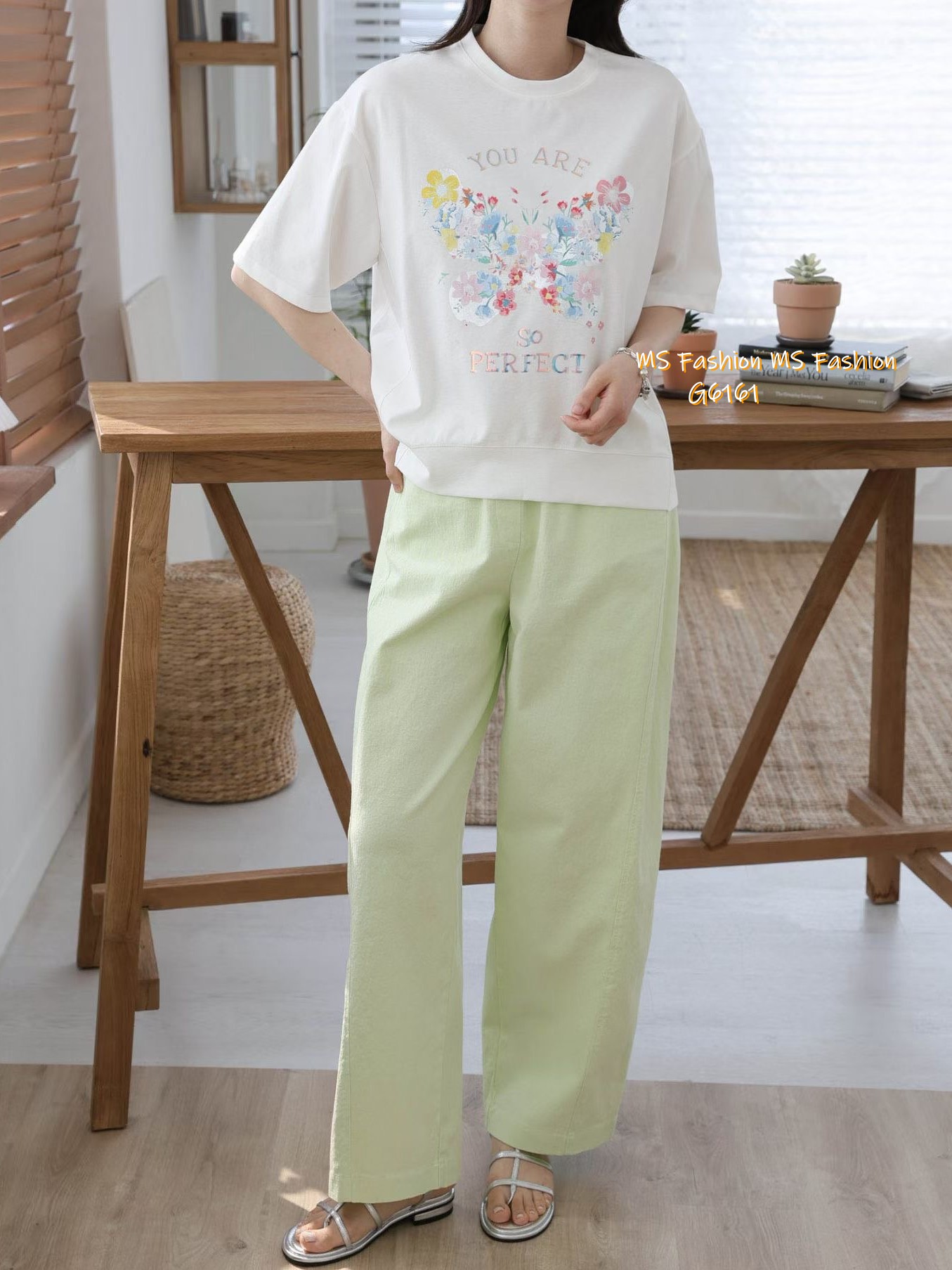 G6161 韓國🇰🇷蝴蝶花圖案top