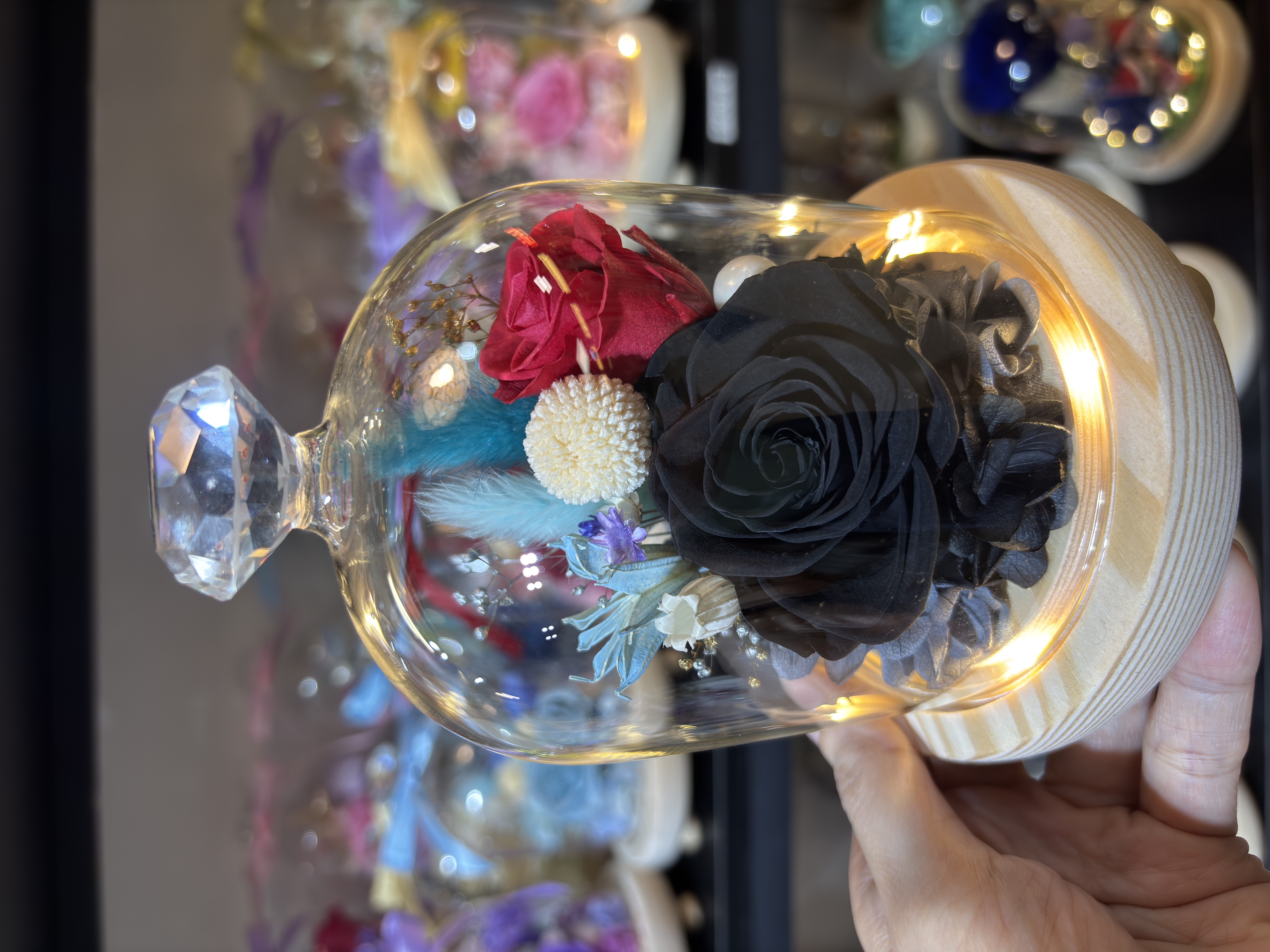 客人特別訂製款永生花黑（暖燈，底坐直徑11cm,總高16cm)