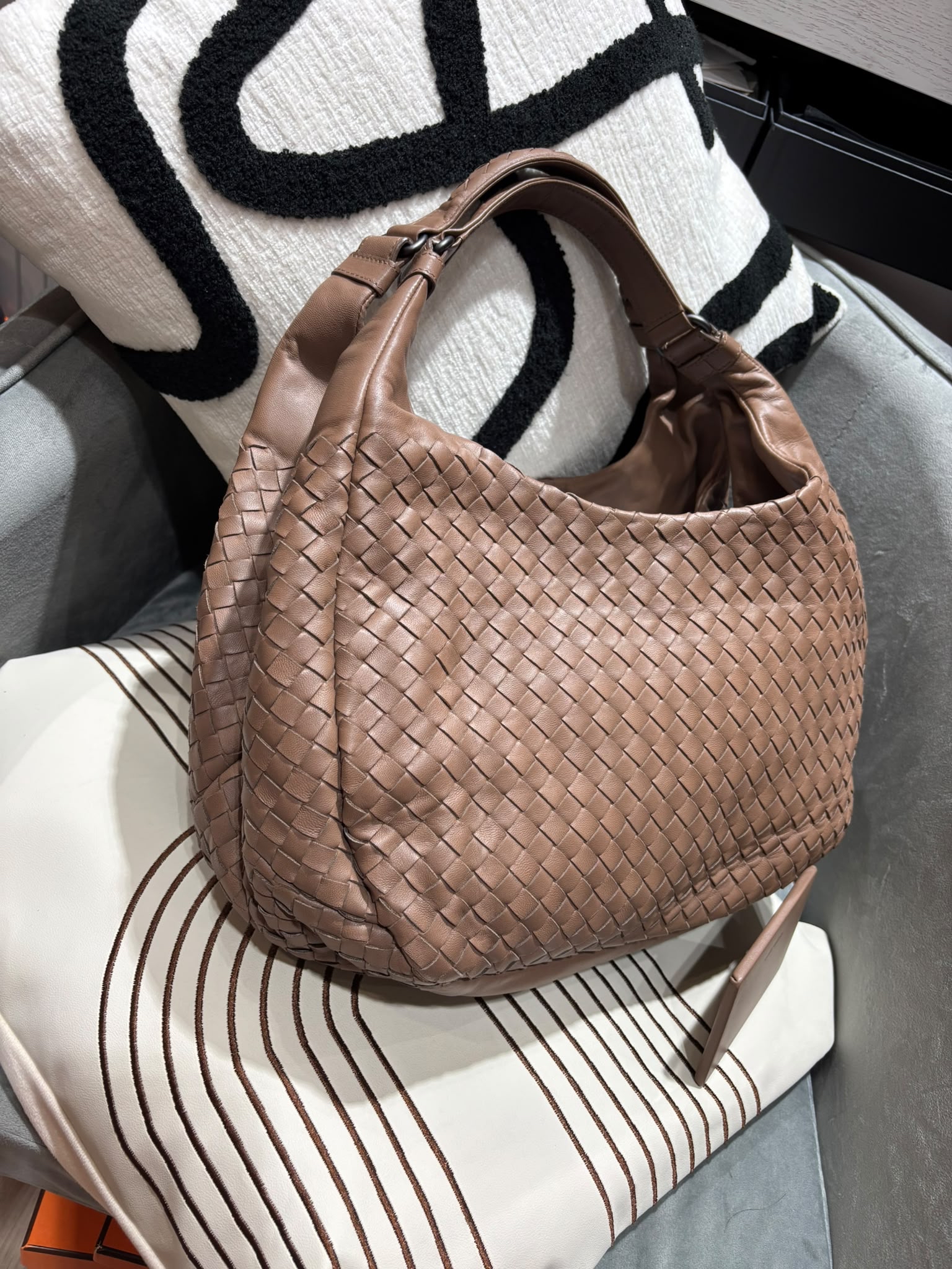 Bottega Veneta BV Hobo Bag 100%Authentic,98%new ✅dust bag 