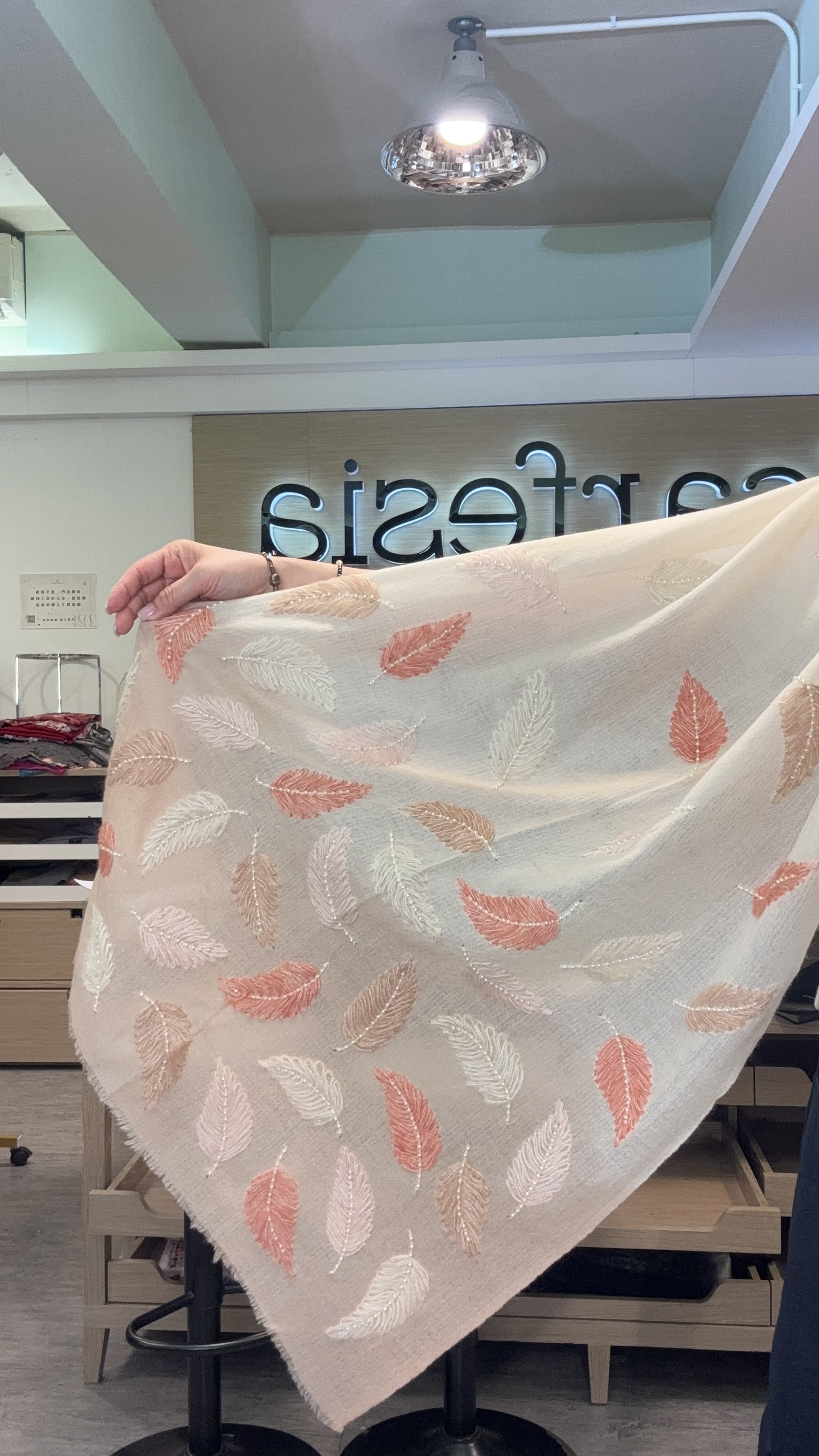 [訂購] A34 印度手工刺繡 Scarf  