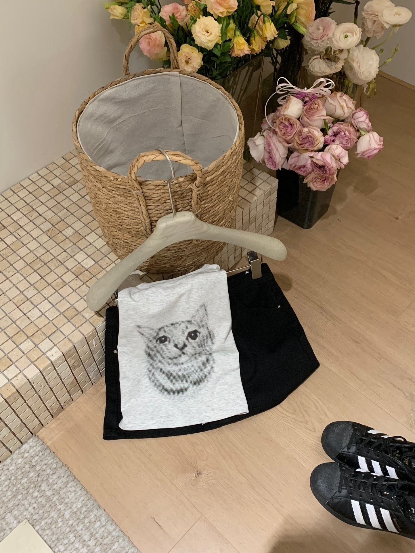 Oh Kitty Roundneck T-shirt Ins风可爱猫咪印花圆领短款Tee ( 2 colours )