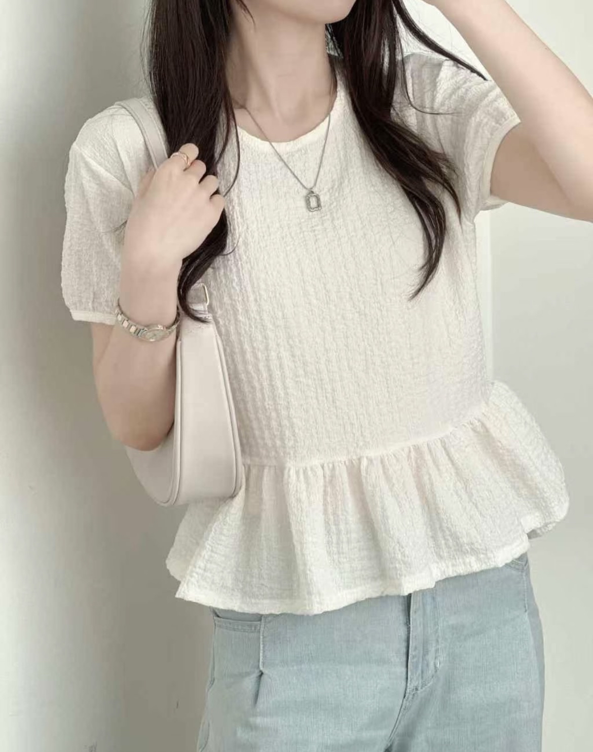 ❥ 荷 葉 擺 邊 後 綁 帶 上 衣 。 