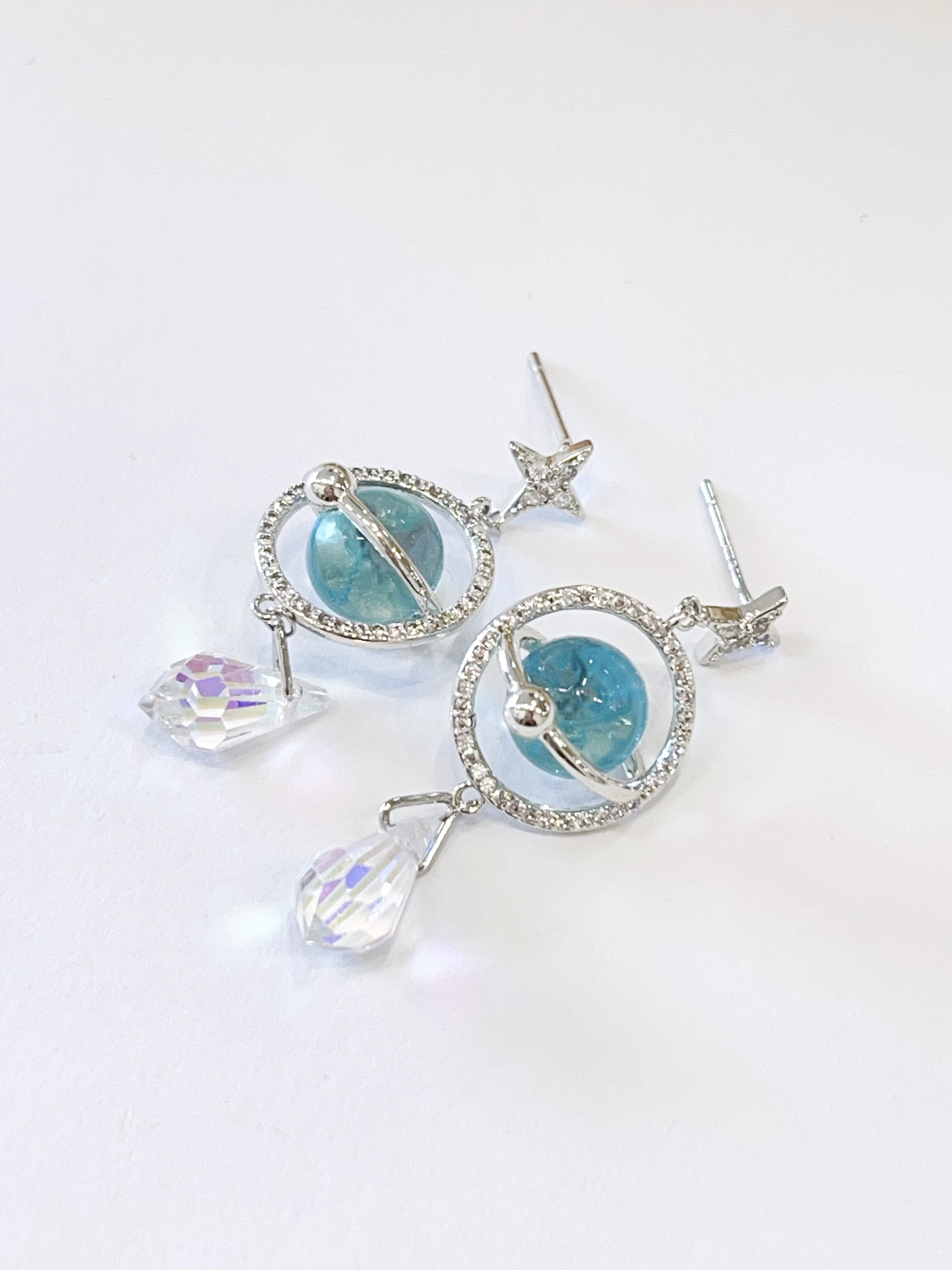 梦幻蓝色系宇宙锆石耳环