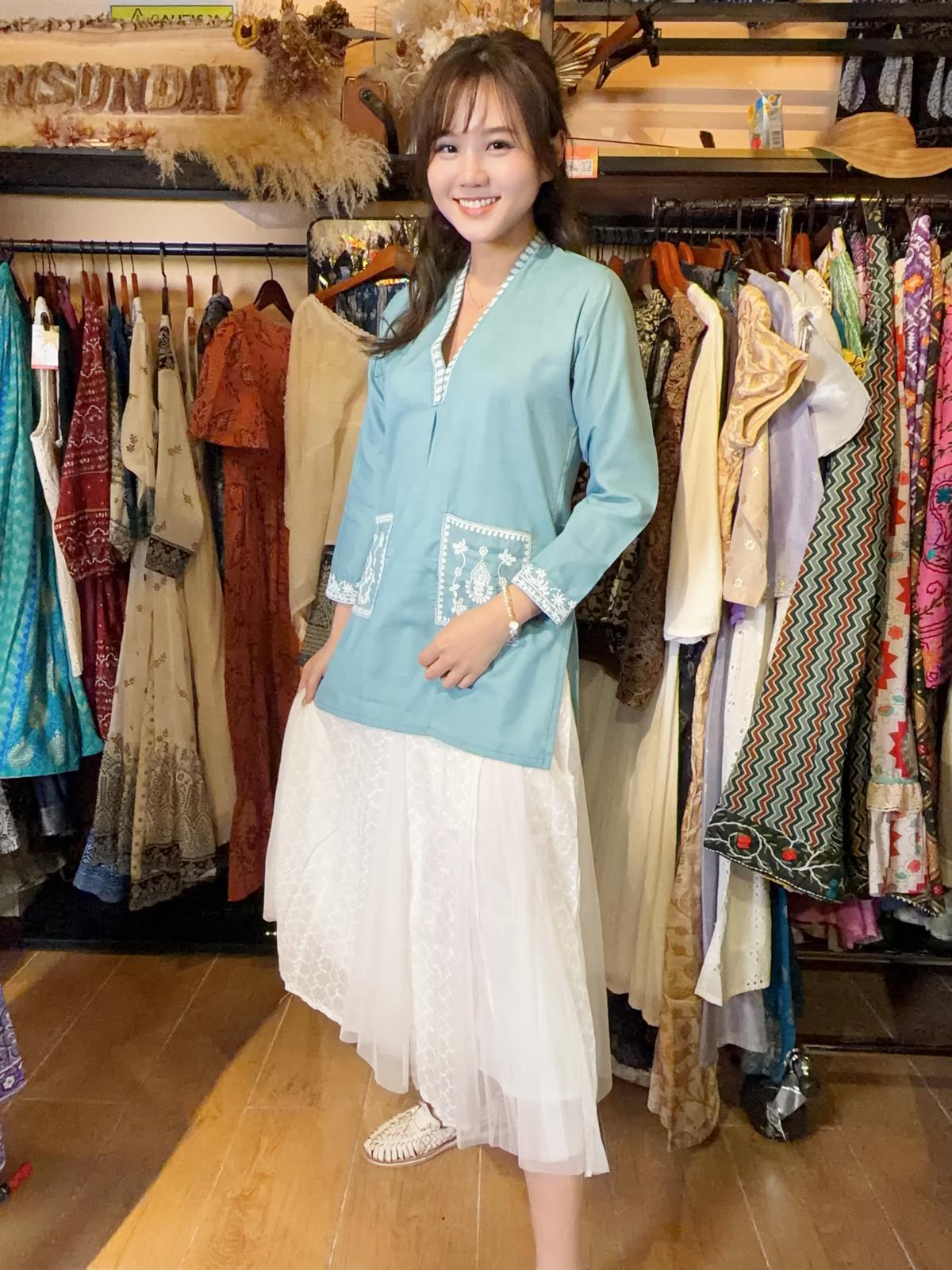 1648 Tiffany Blue Short Emb Kurta