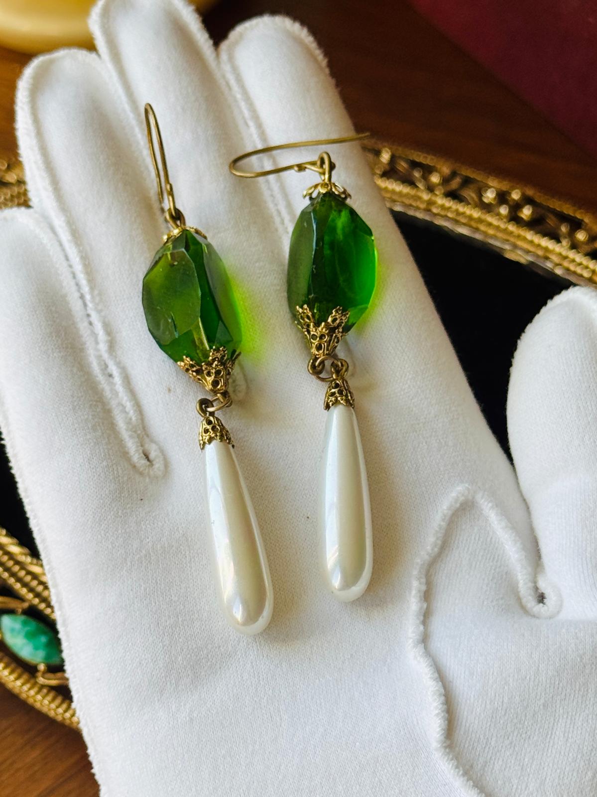Vintage Recomposed New Old Stock Czech Green Glass Hook Earrings((NZ130)