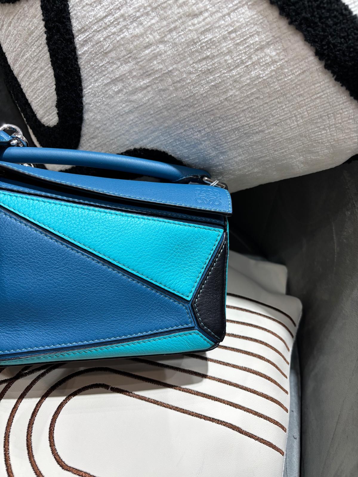 Loewe mini puzzle calfskin  100%Authentic,98%new ✅tap booklet✅dust bag 