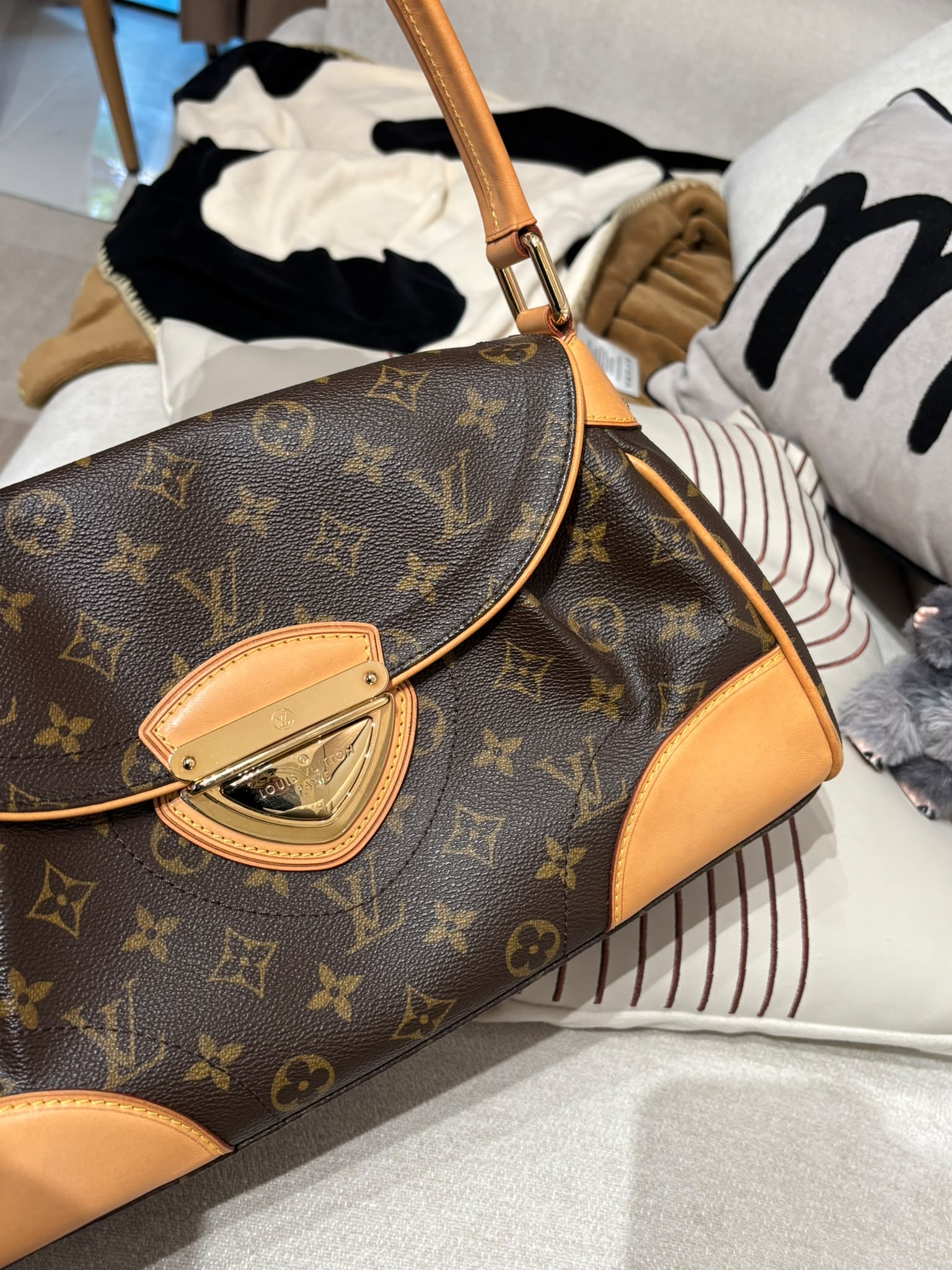 LV Beverly MM Monogram M40121 Hobo Bag 100%Authentic, 98%New ✅Dust bag 