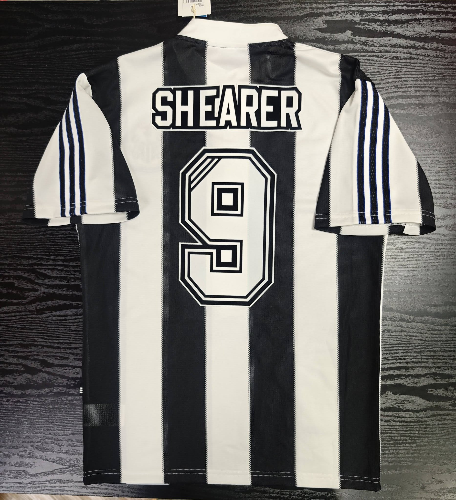 95/97 紐卡素 主 RETRO Size S 連SHEARER印字