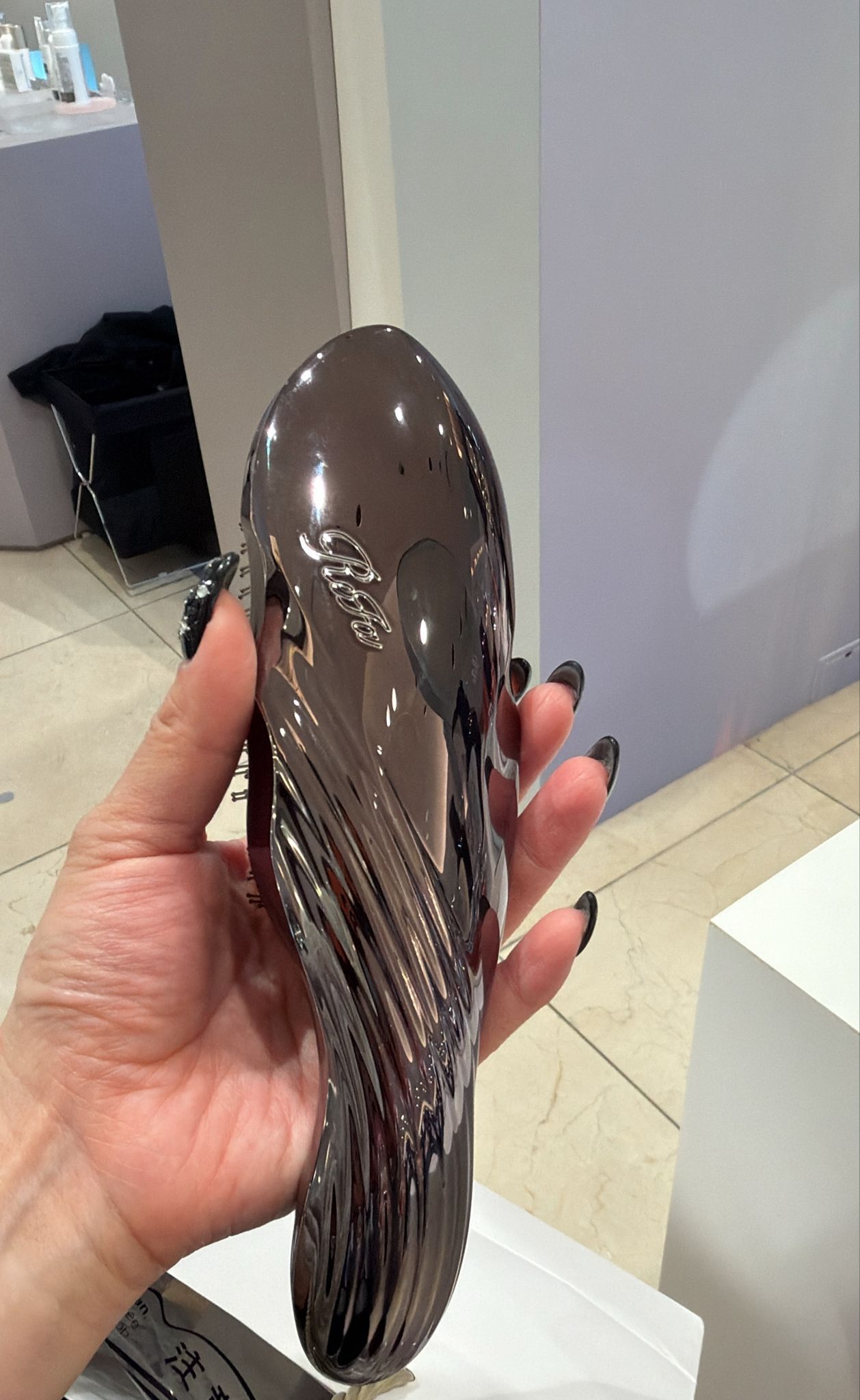 四月連線貨品 - 日本REFA  Ion Care Brush Premium 負離子乾濕兩用梳(連收納底座)