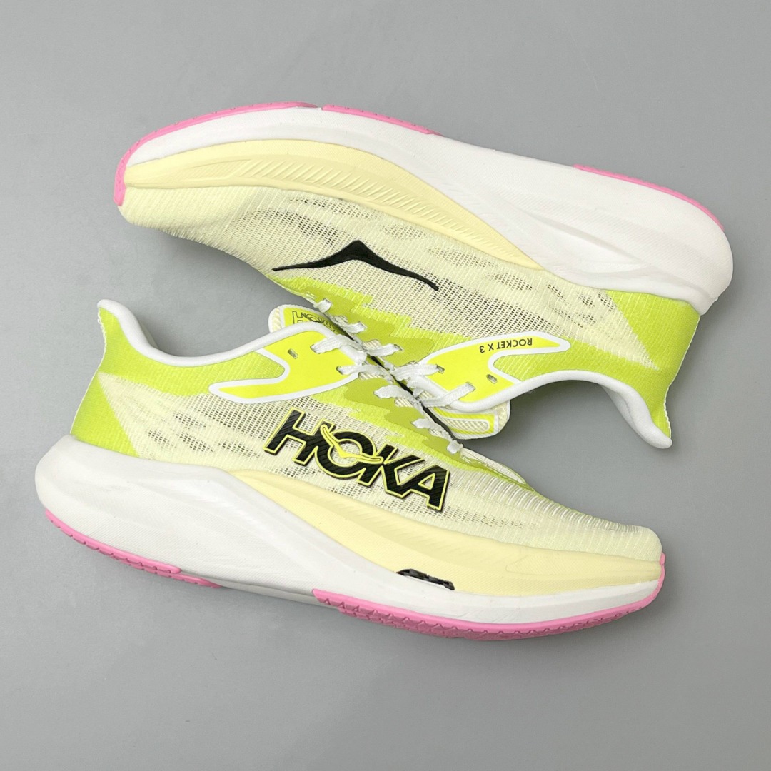 HOKA Rocket X 3