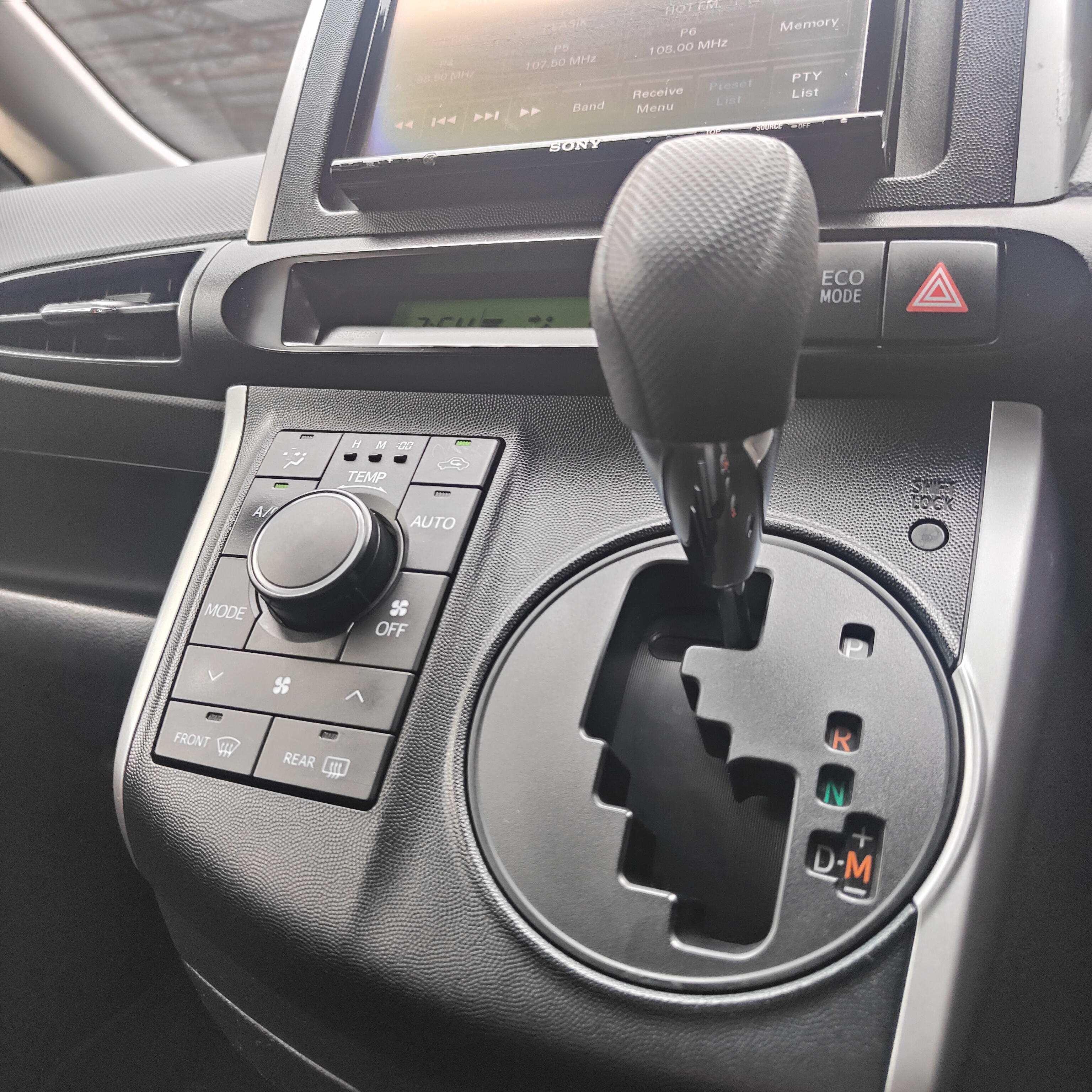 2020 TOYOTA WISH 1.8 (A) MPV JAPAN