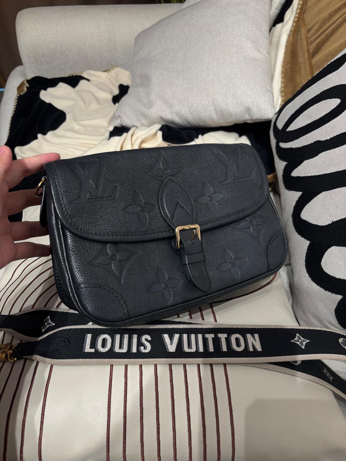 LV Diane Crossbody Bag 100%Authentic, 88%New ✅Dust bag