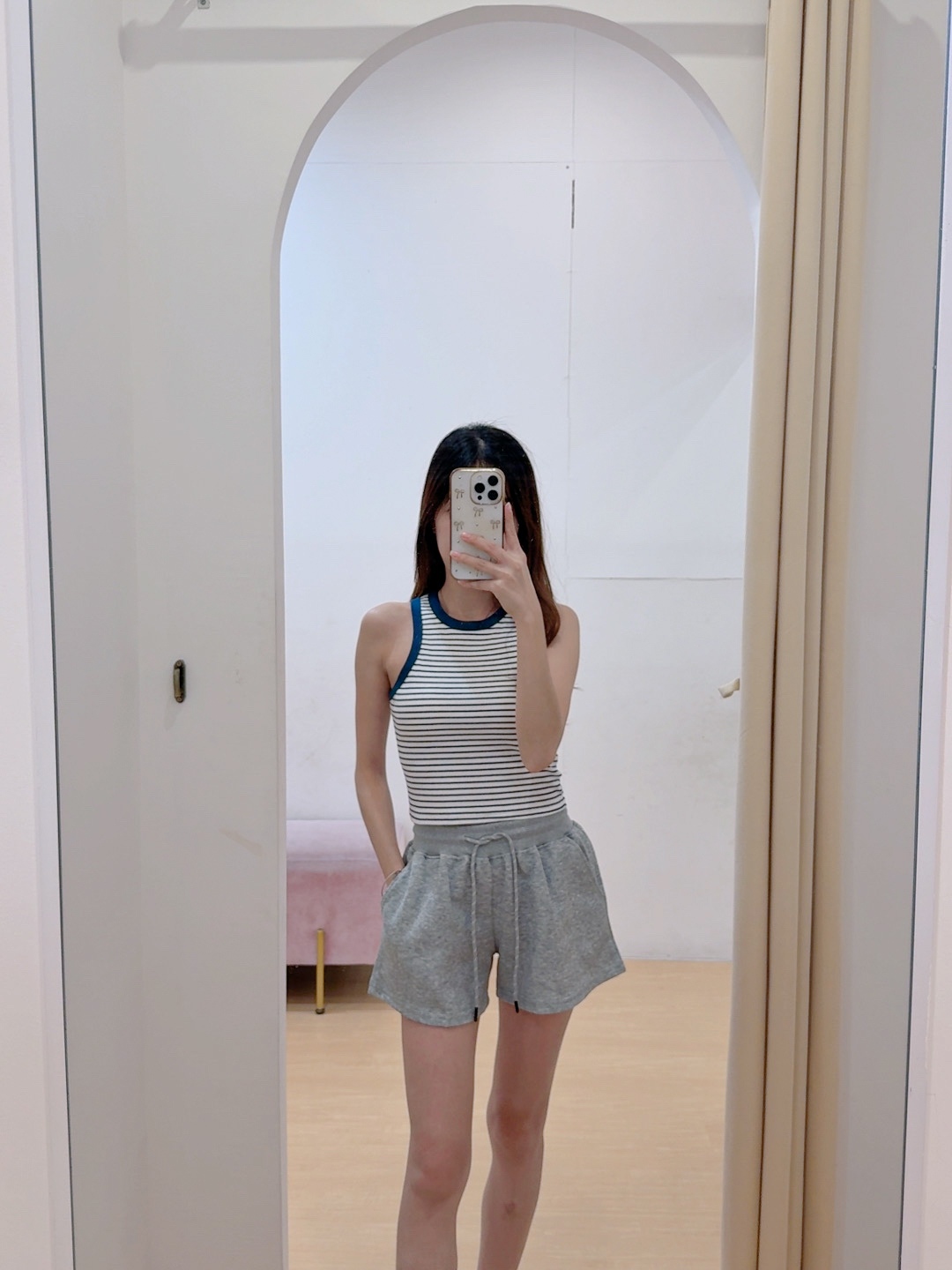 撞色线条抽绳休闲短裤 R2953