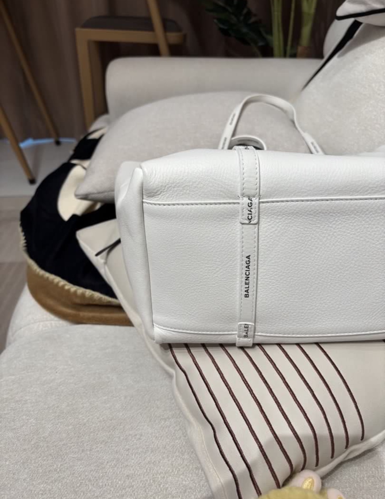 Balenciaga Everyday Tote Bag Calfskin 100%Authentic, 98%New ✅Dust bag