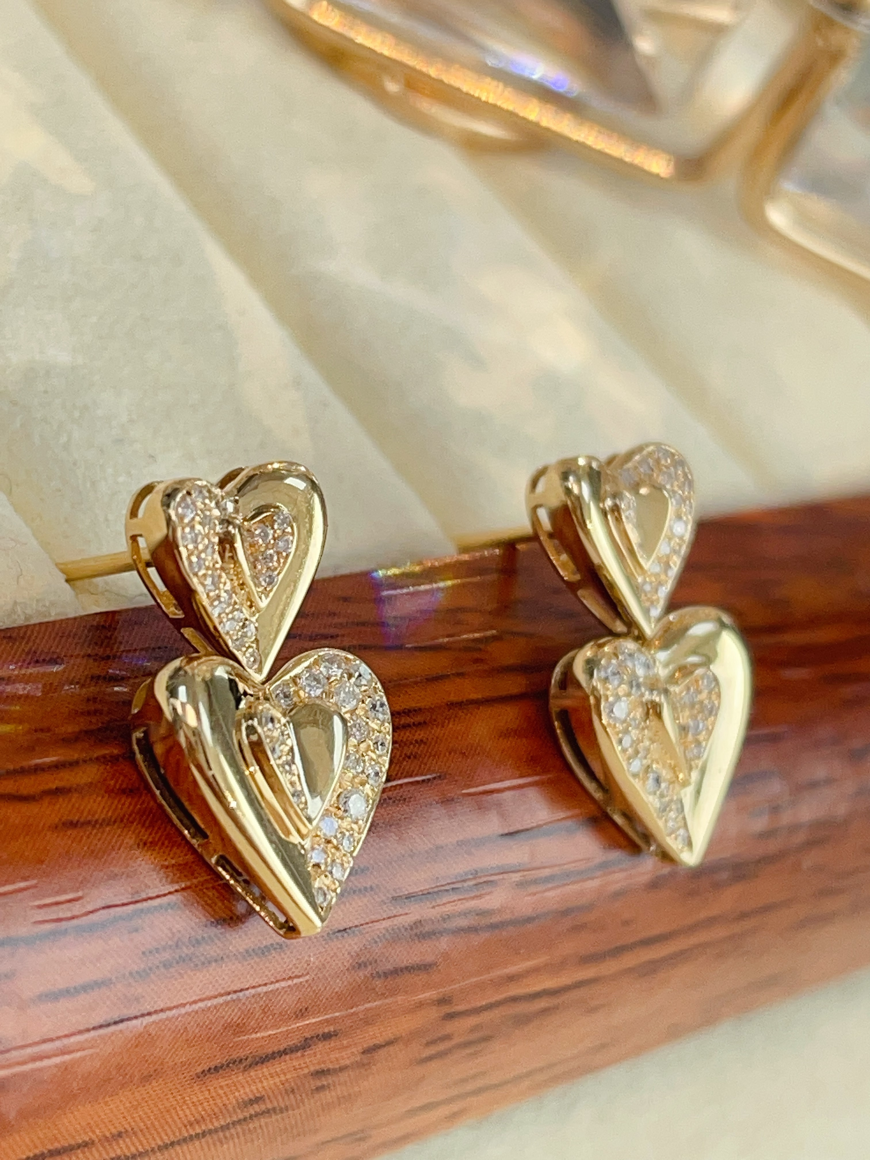 18K Gold Double Heart Diamond Earrings N031330