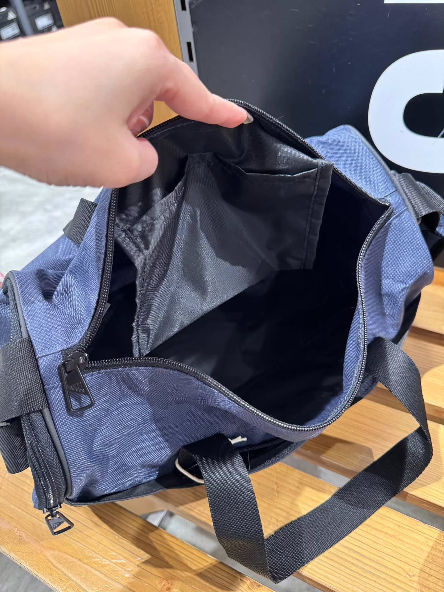 🇯🇵Adidas 男女通用运动包