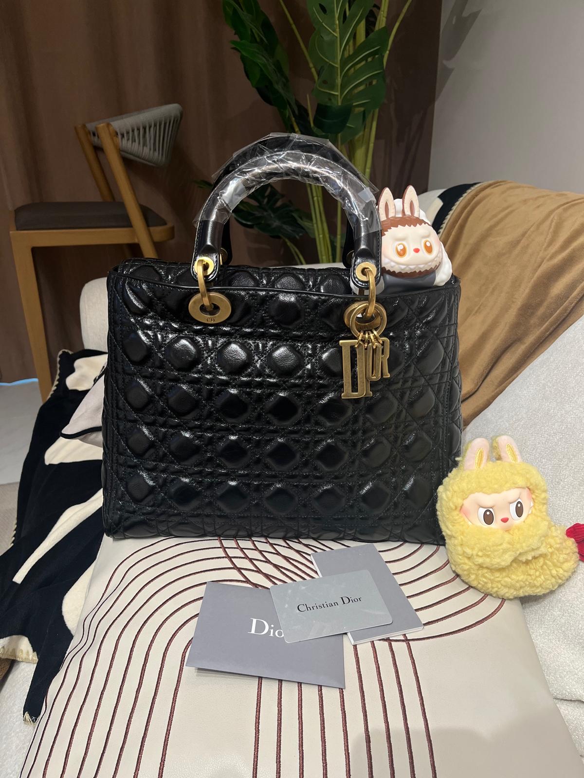 Dior lady dior large 黑色亮面牛皮 100%Authentic,，95%new ✅ certificate ✅盒