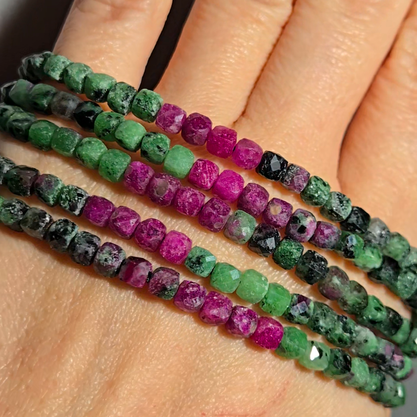 Faceted ruby in zoisite bead bracelets with UV - JW79