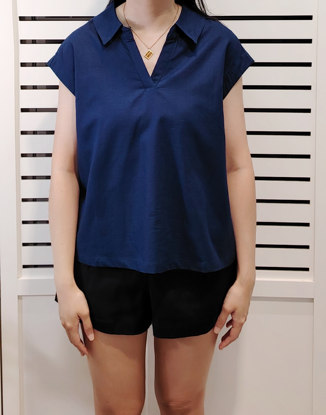 H9378 Linen Collar Sleeve less Blouse