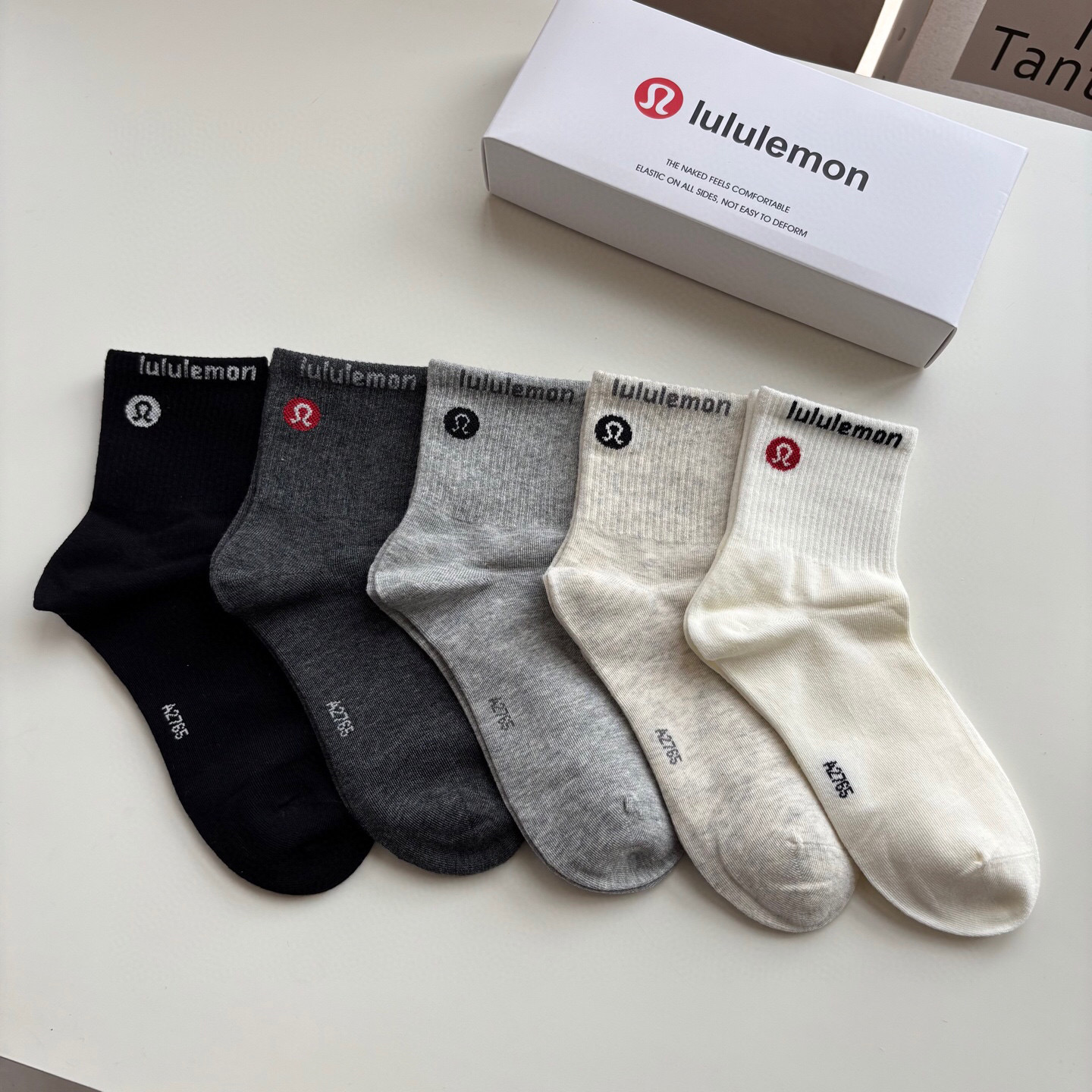 Lululemon 經典圖標款長筒棉襪（一套5對）