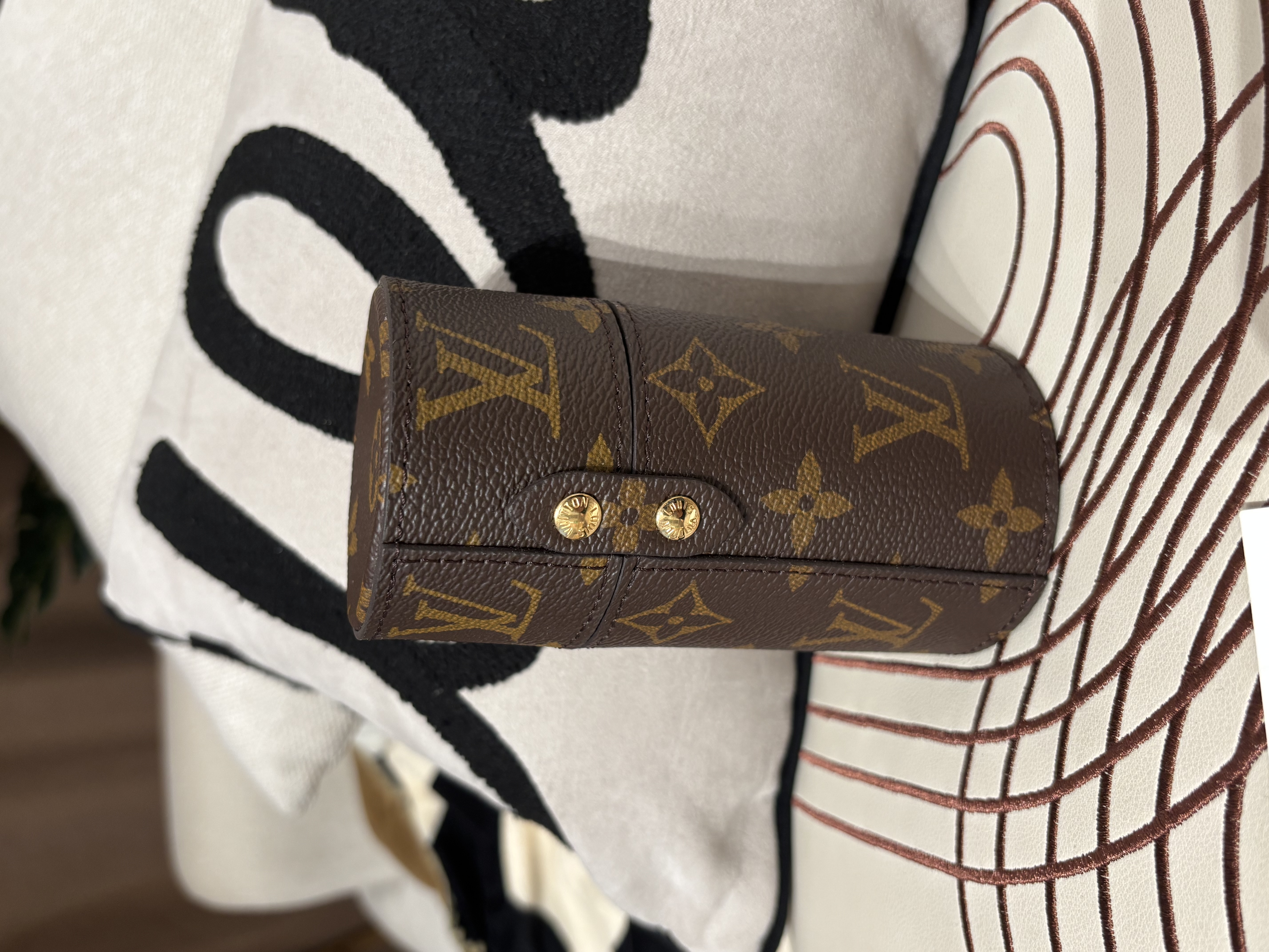 未使用品LV Monogram Perfume Case 100%Authentic,unused 
