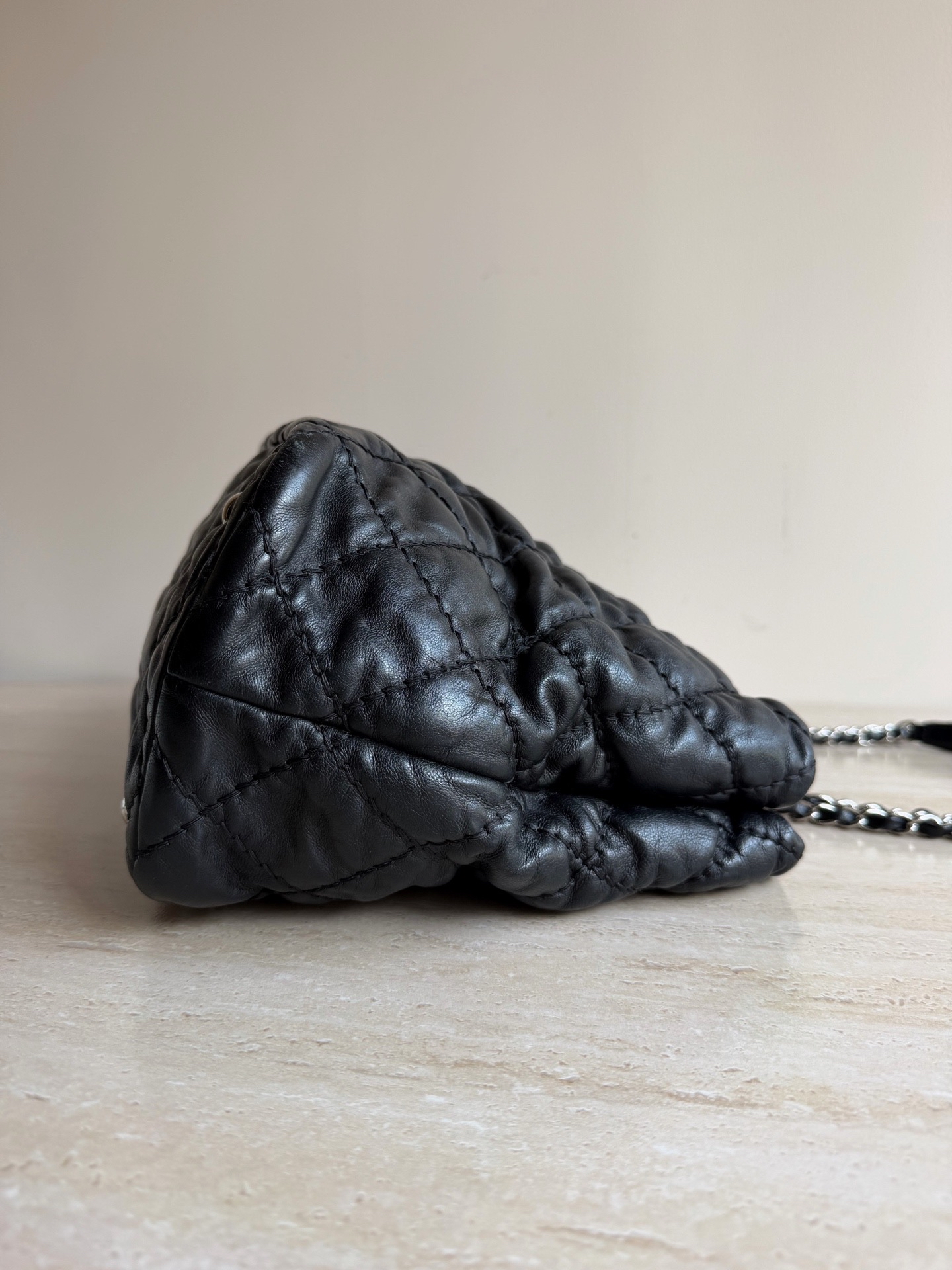 【預訂貨品】Chanel黑色牛皮泡芙tote bag