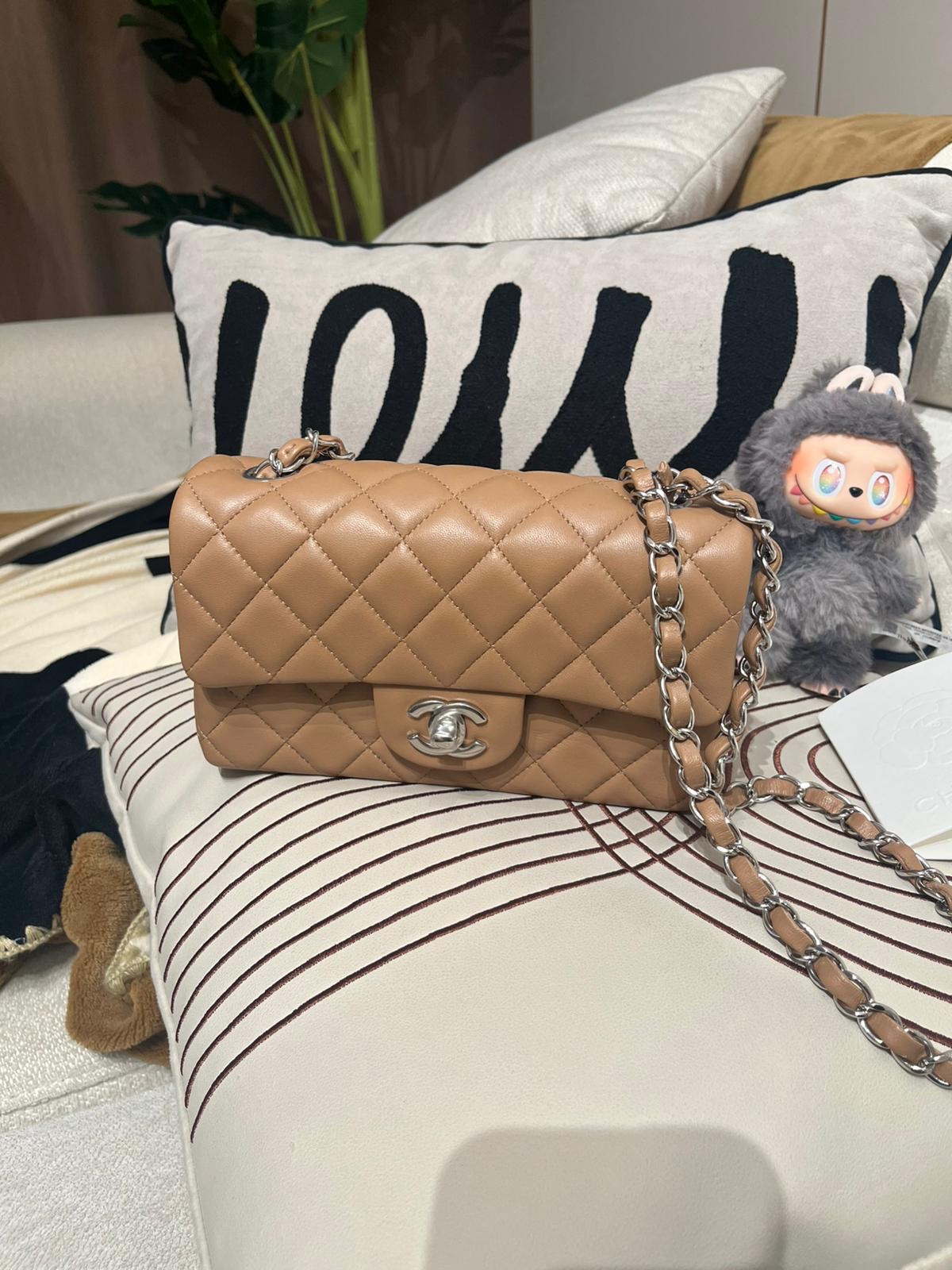 未使用品 Chanel mini flap 20cm A69900 classic flap 20 100%Authentic,未使用品unused   ✅專門店收據✅晶片✅塵袋✅box 